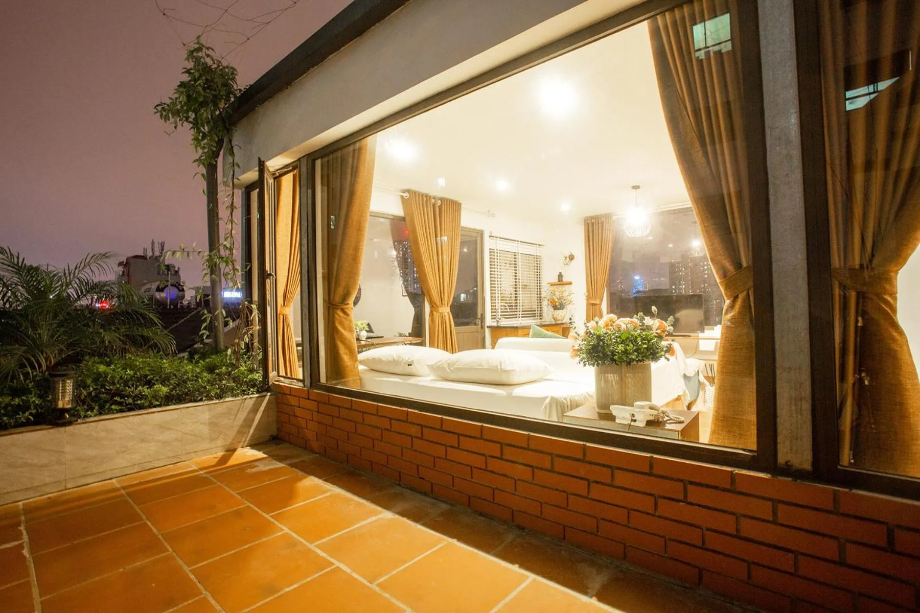 Spring, Bed in Dinh Ami Hanoi Hotel