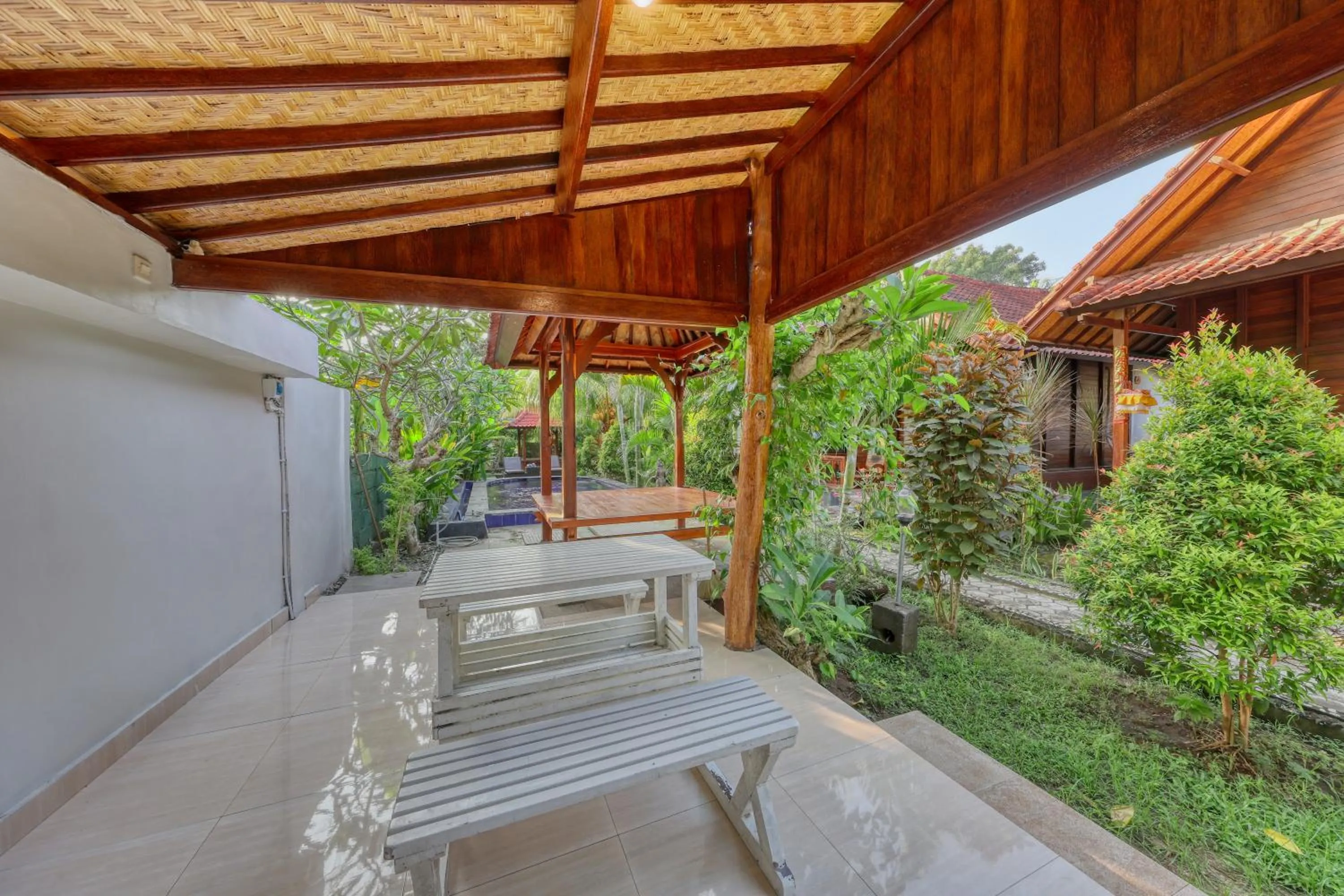 Communal kitchen in Asoka Bungalows