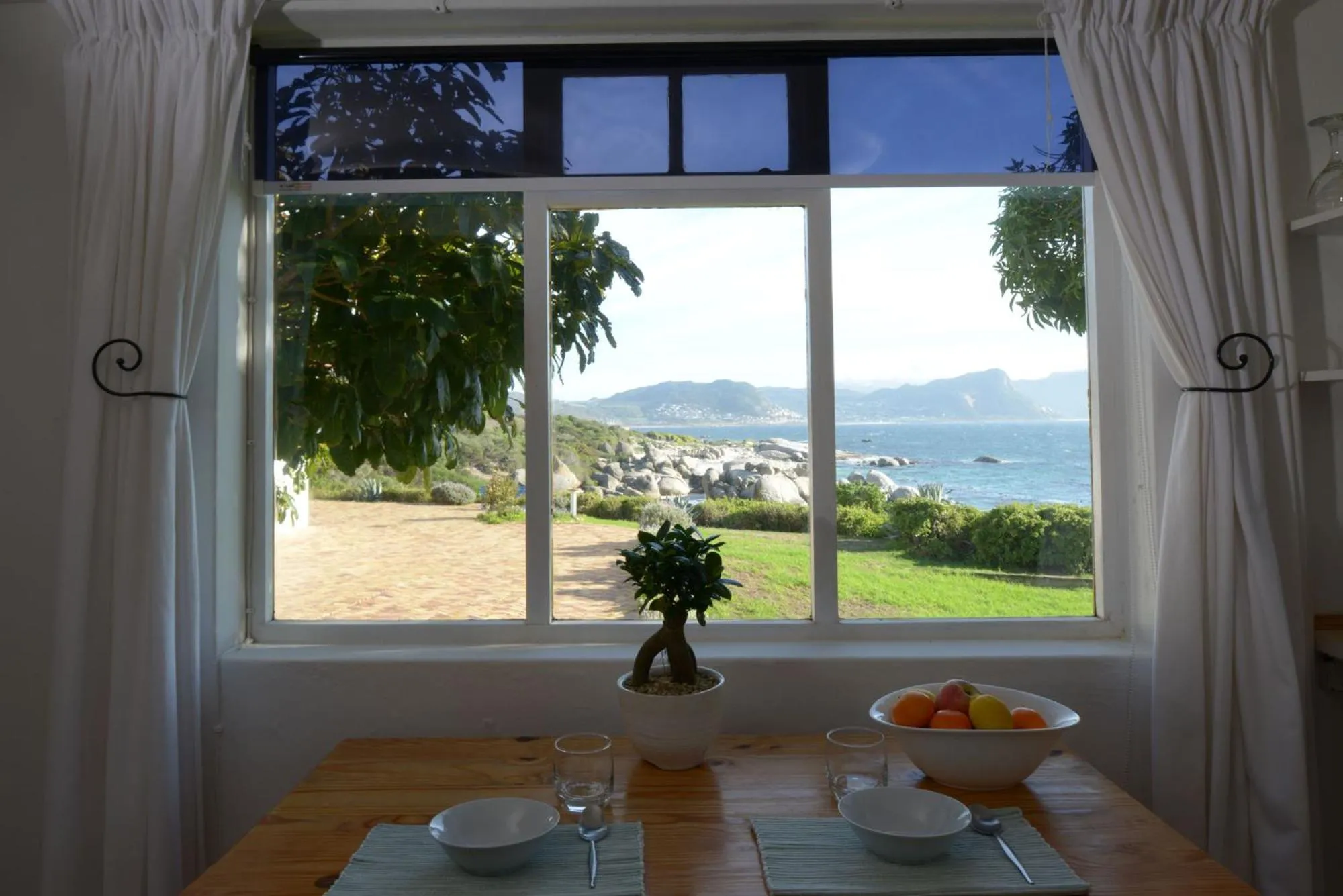 Day in Bosky Dell on Boulders Beach