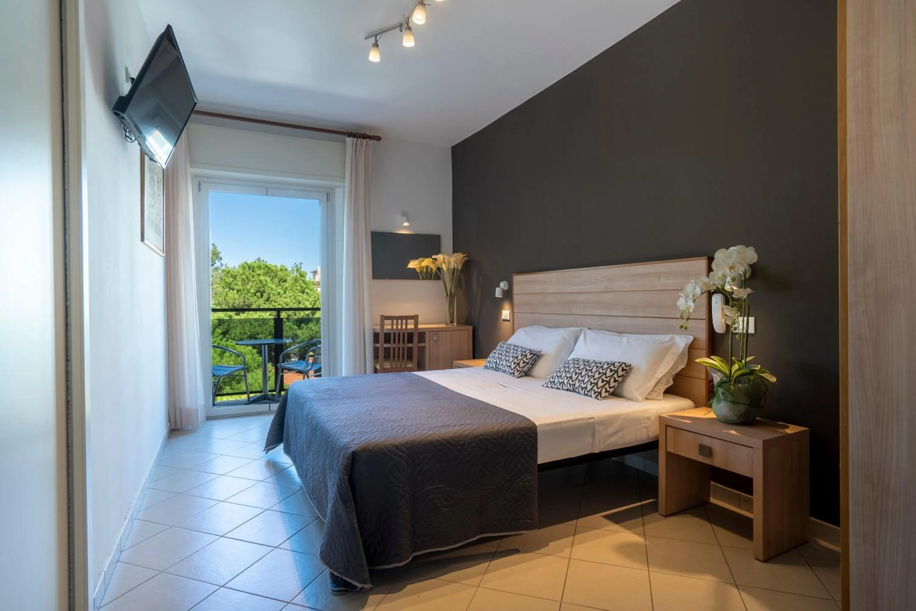 Bedroom, Bed in Hotel Mocambo Riccione CENTRALISSIMO AL MARE