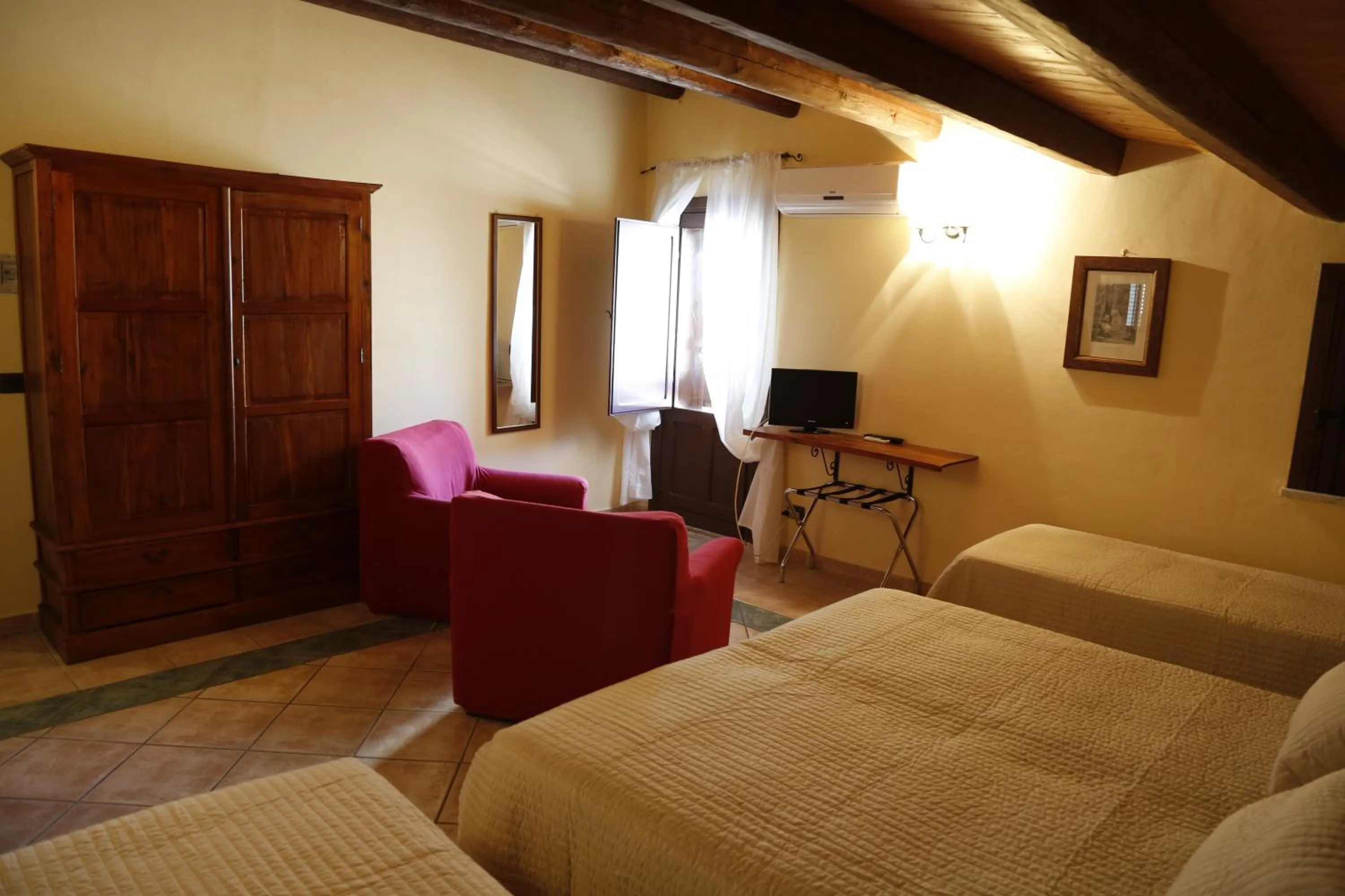 Photo of the whole room in Albergo La Fontanella