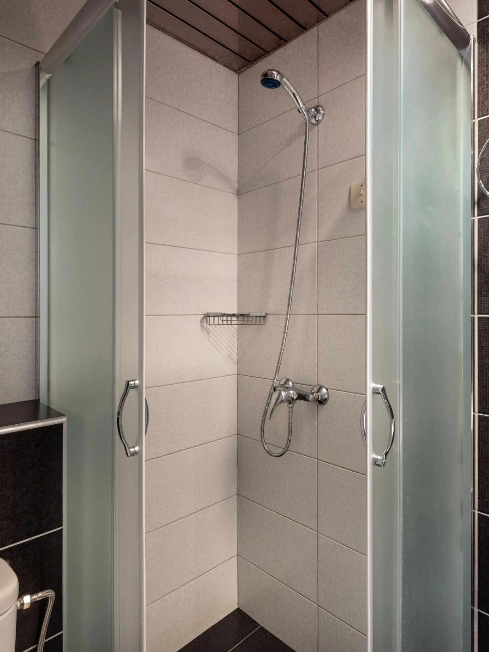 Shower in Hotel Nafpaktos