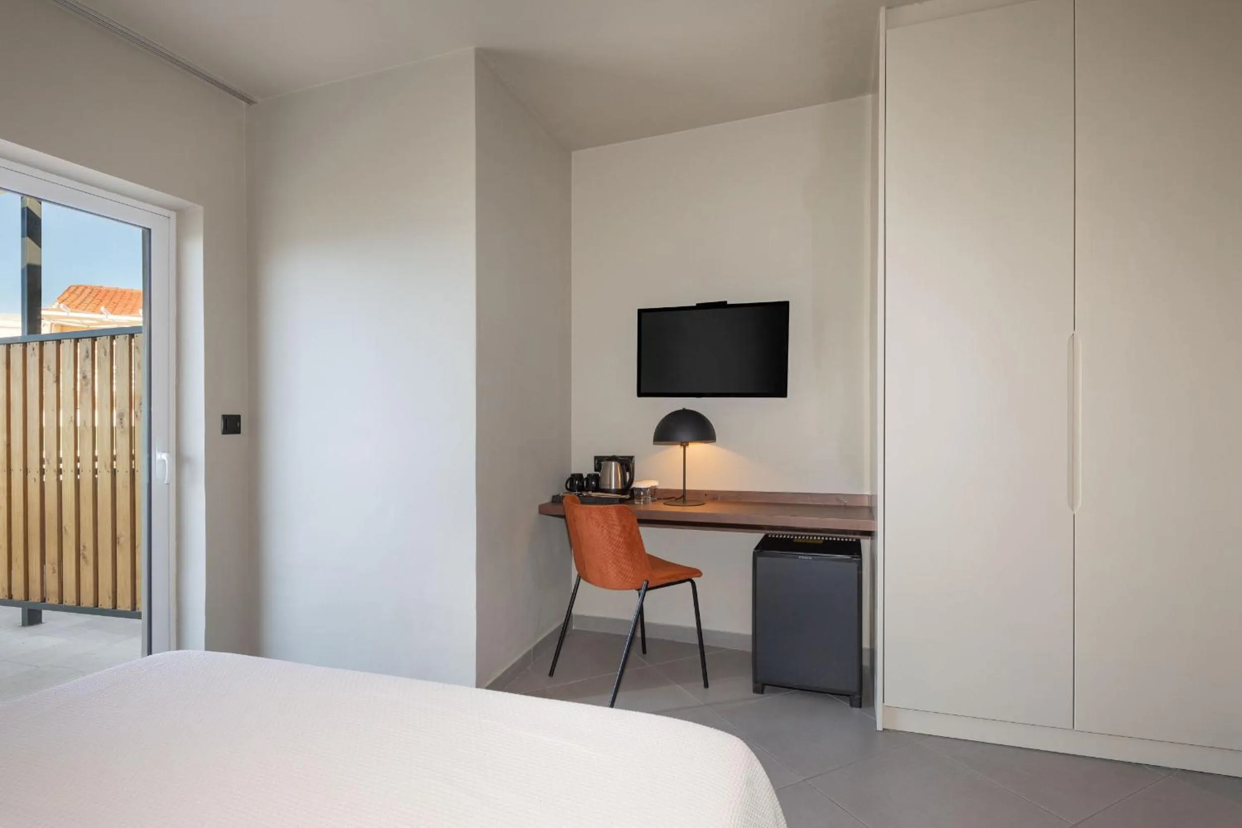 TV and multimedia, Bed in Hotel Nafpaktos