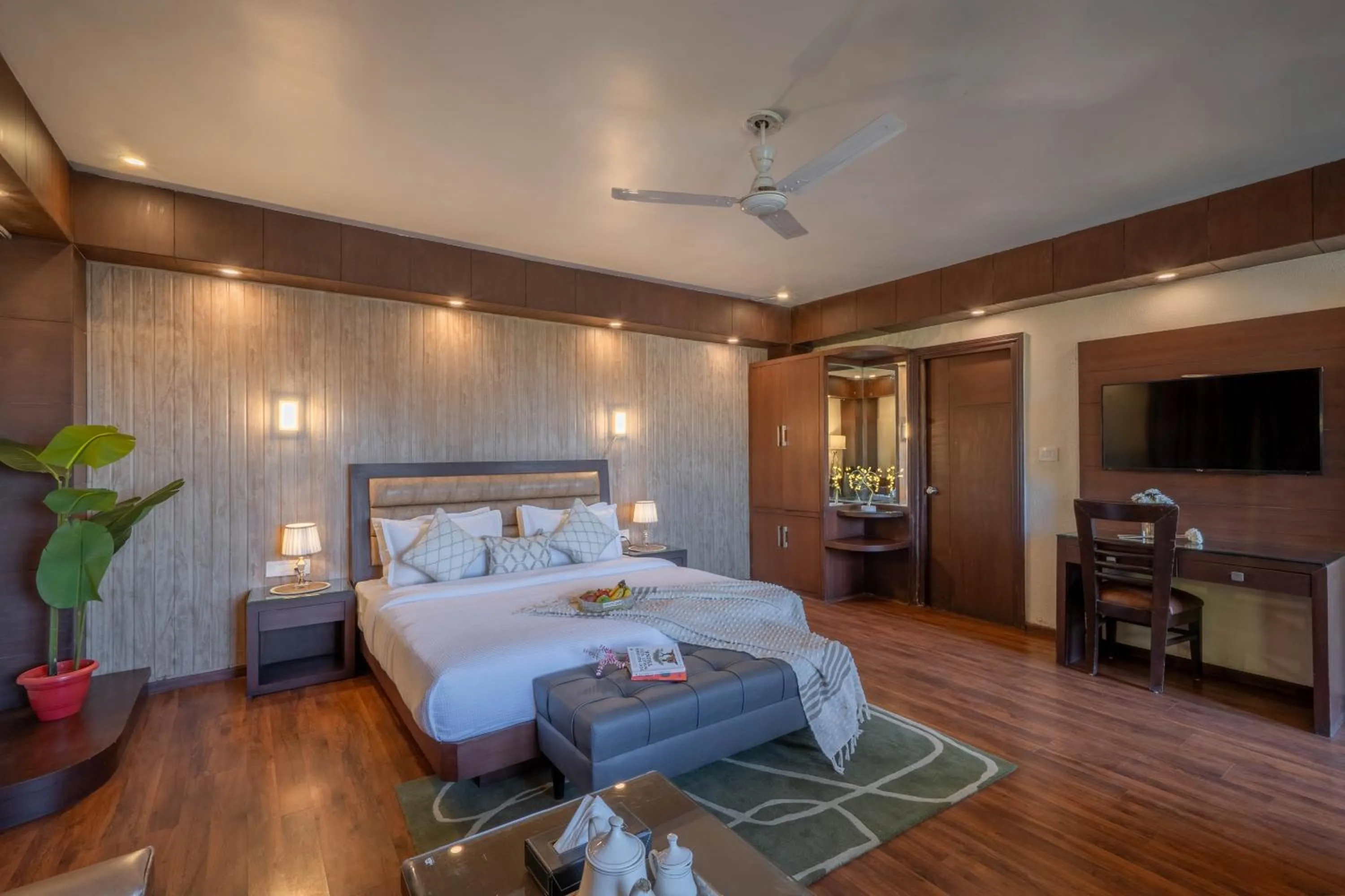 Bed in Perfectstayz Premium The Pride at mall road