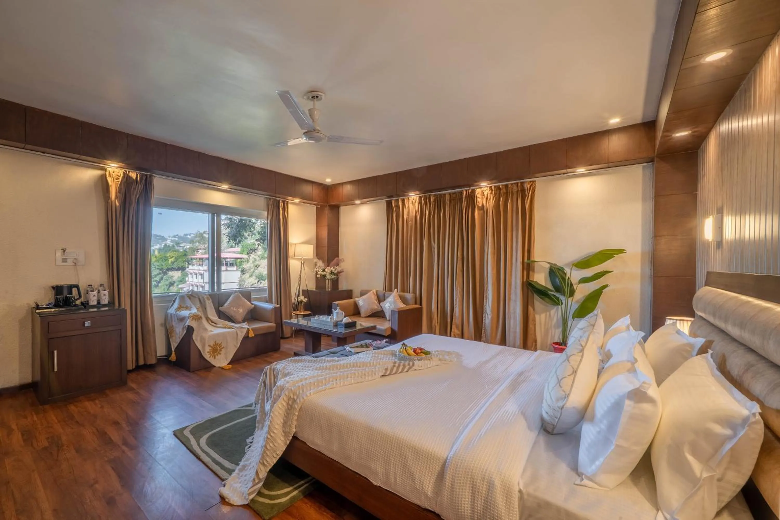 Bed in Perfectstayz Premium The Pride at mall road