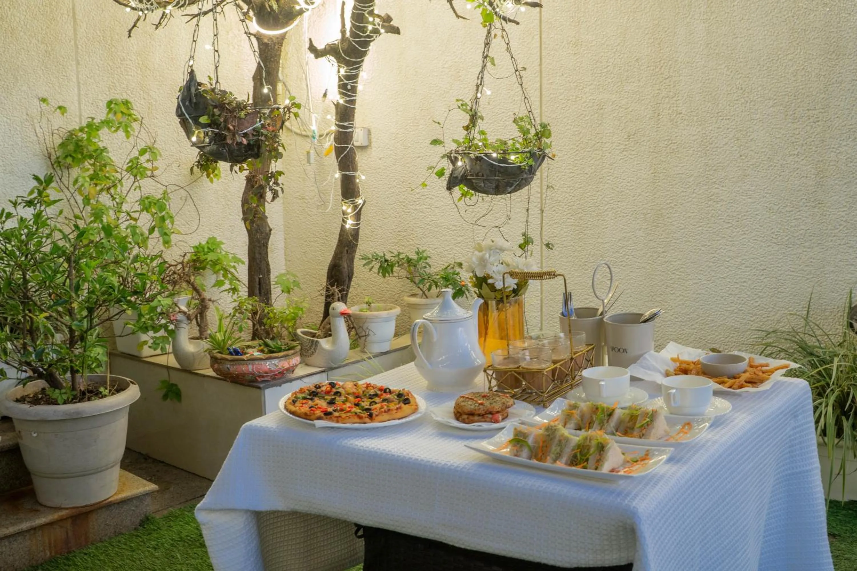 Food in Perfectstayz Premium The Pride at mall road