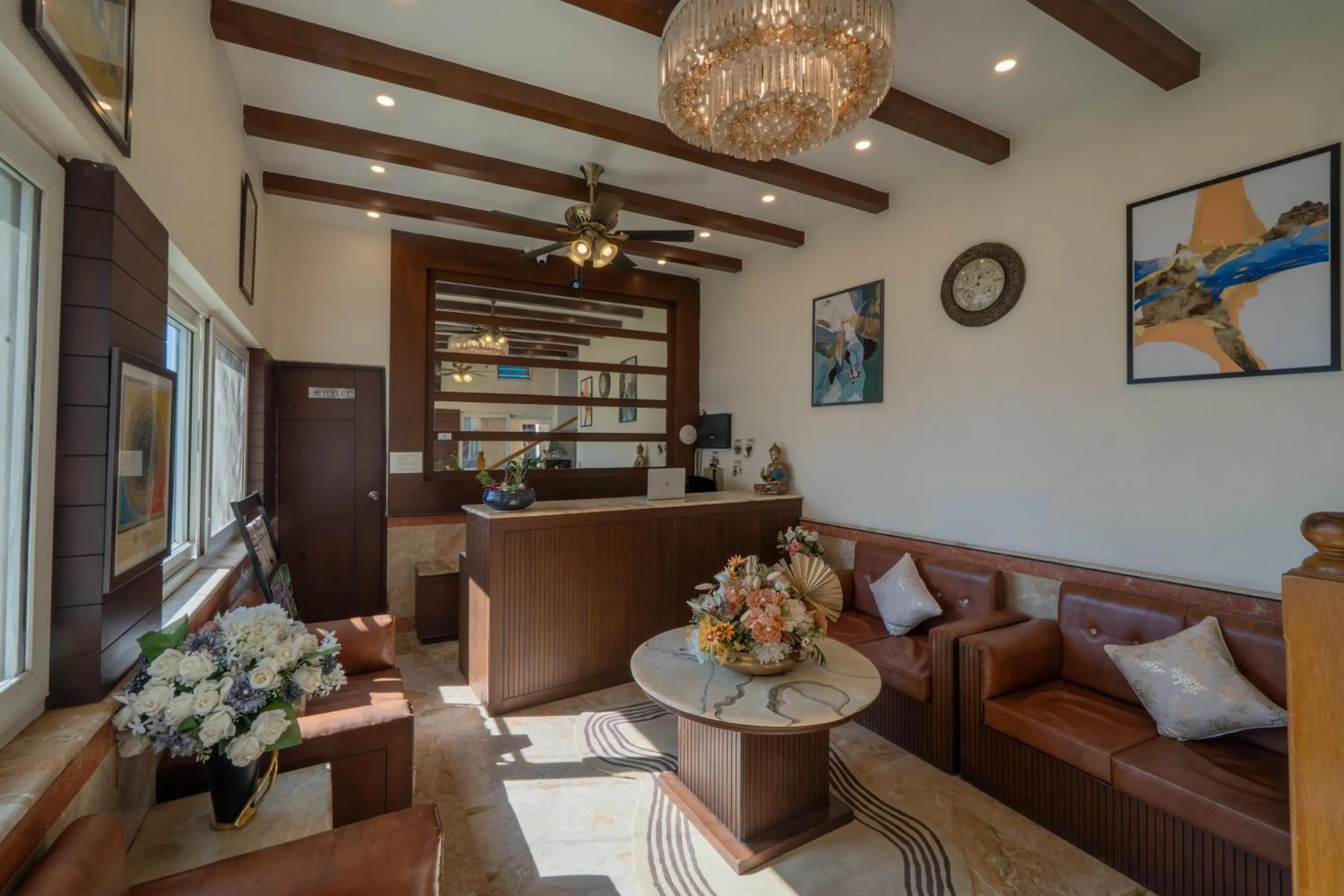 Lobby or reception in Perfectstayz Premium The Pride at mall road