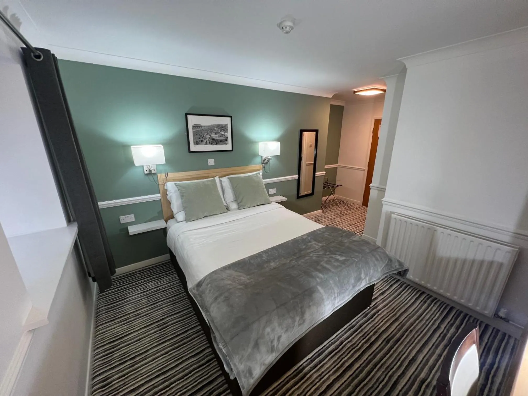 Bed in Millfields Hotel