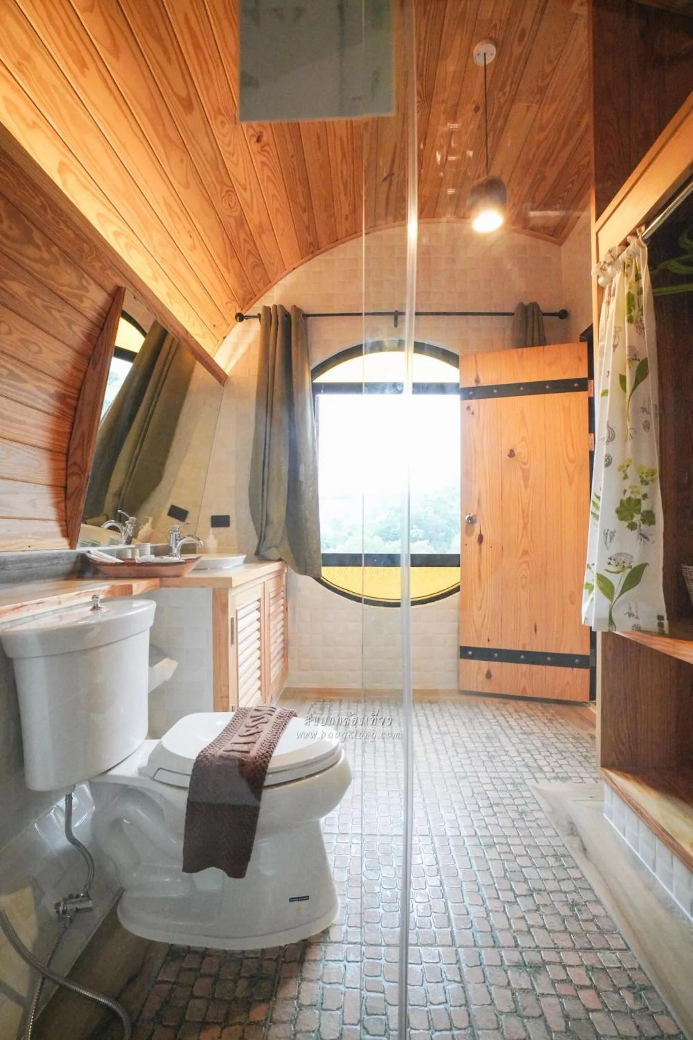 Toilet in Kiri Pura Resort