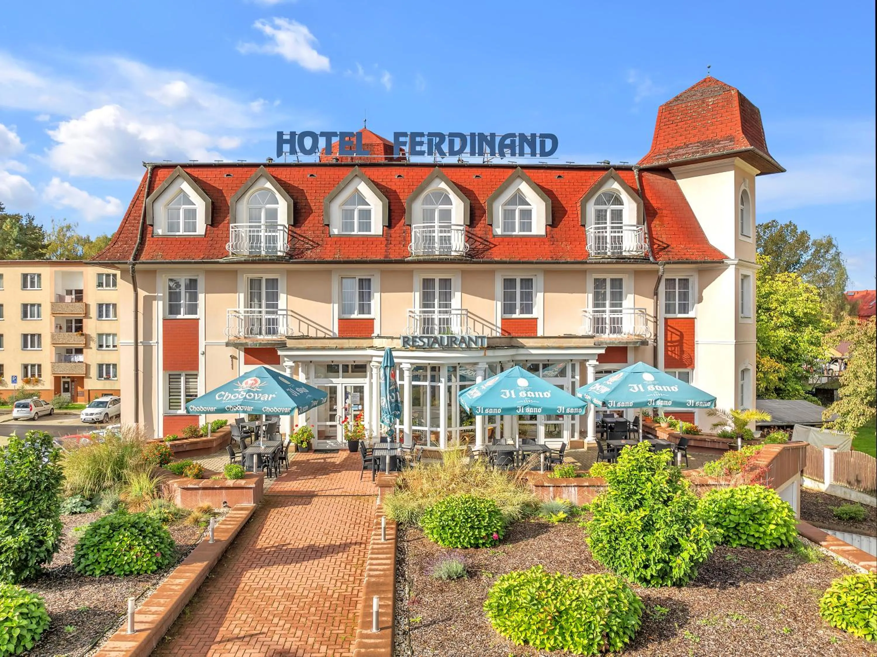 Property building in Hotel Ferdinand