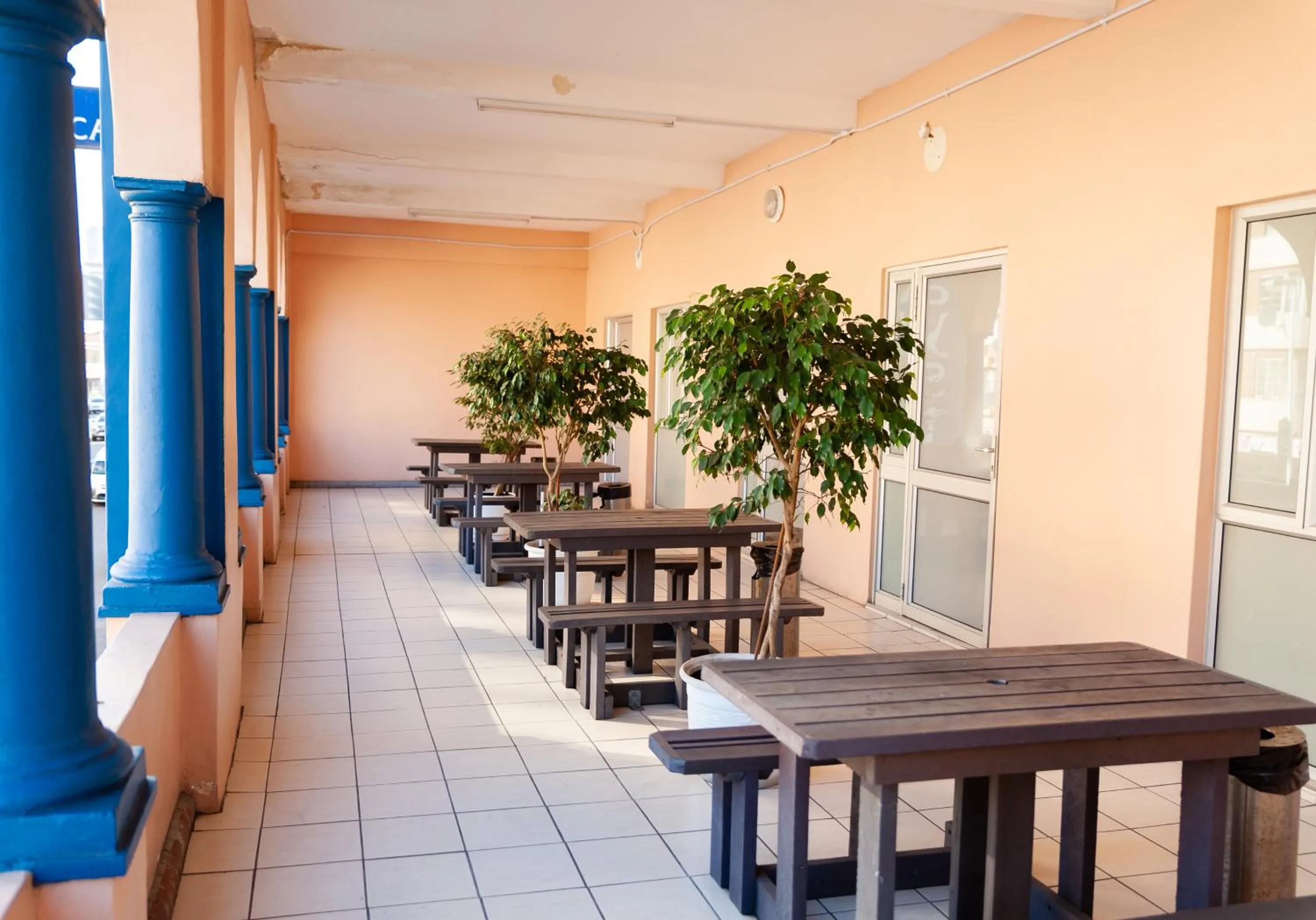 Bayside Hotel 100 Pixley Kaseme Street (West Street)