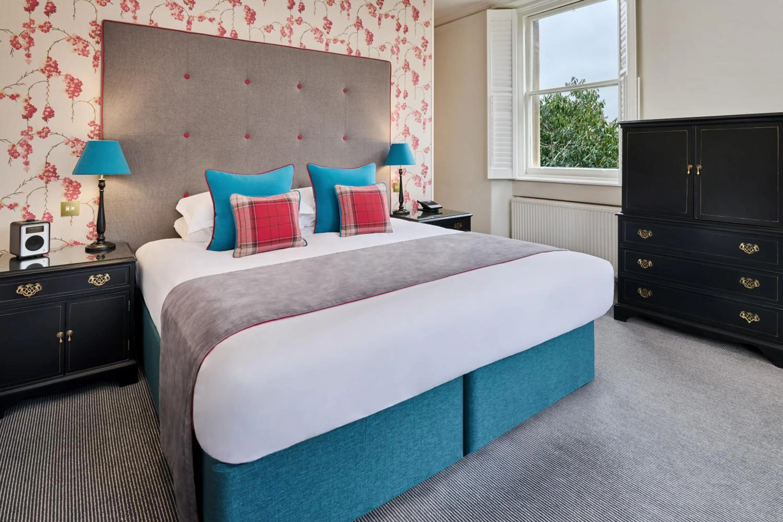 Bedroom, Bed in The Roseate Villa Bath