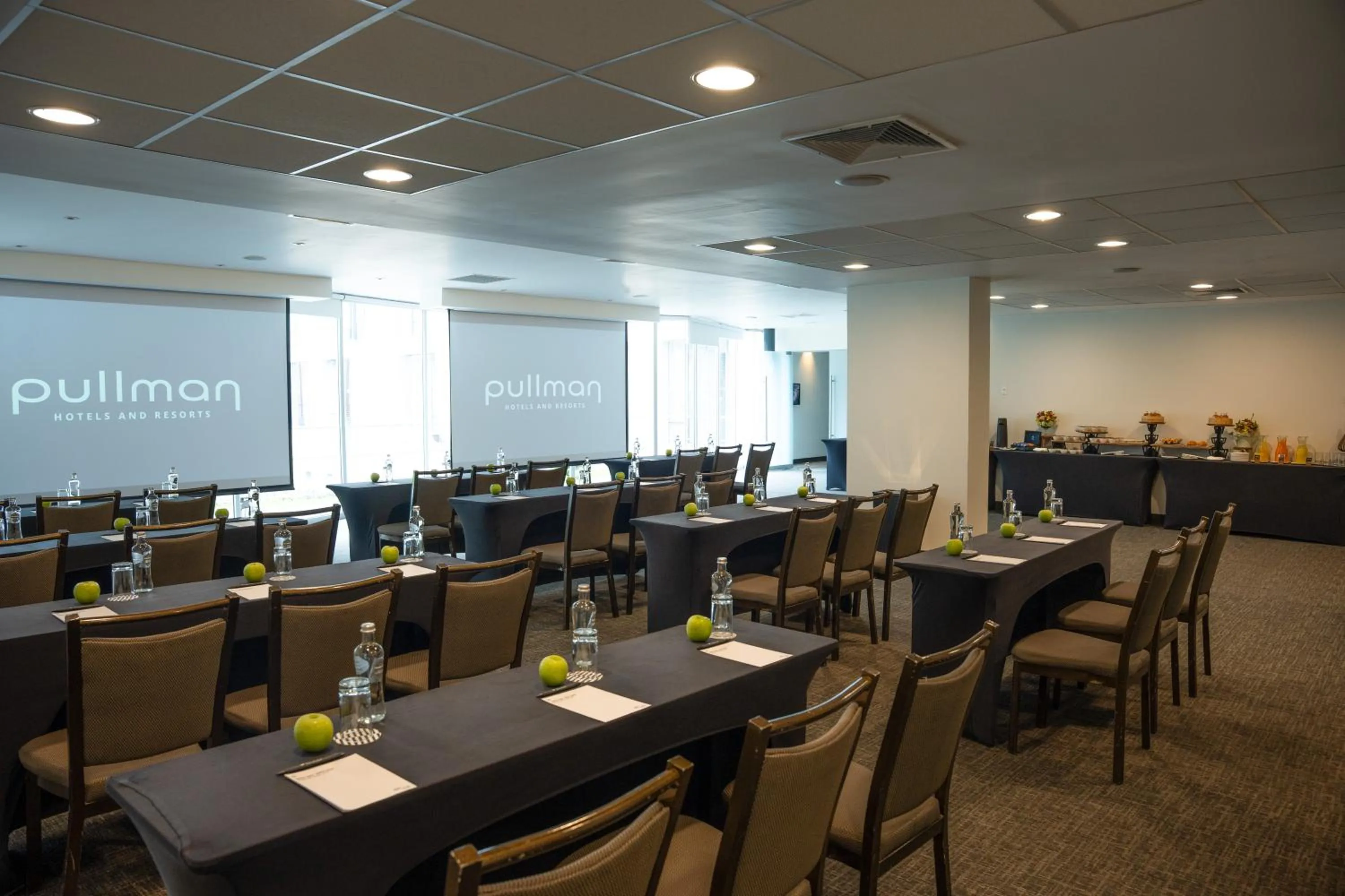Meeting/conference room in Pullman Lima San Isidro