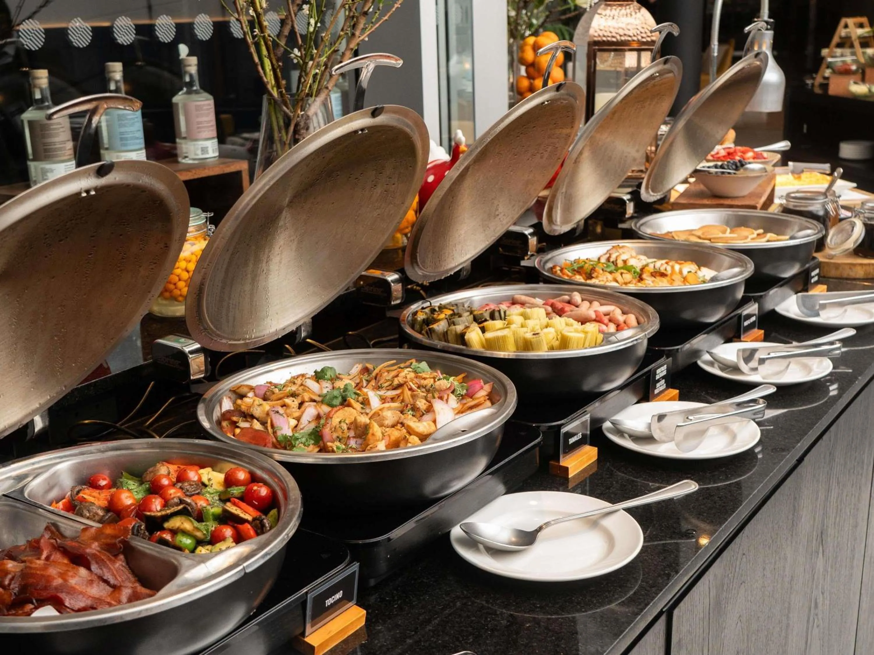 Restaurant/places to eat in Pullman Lima San Isidro