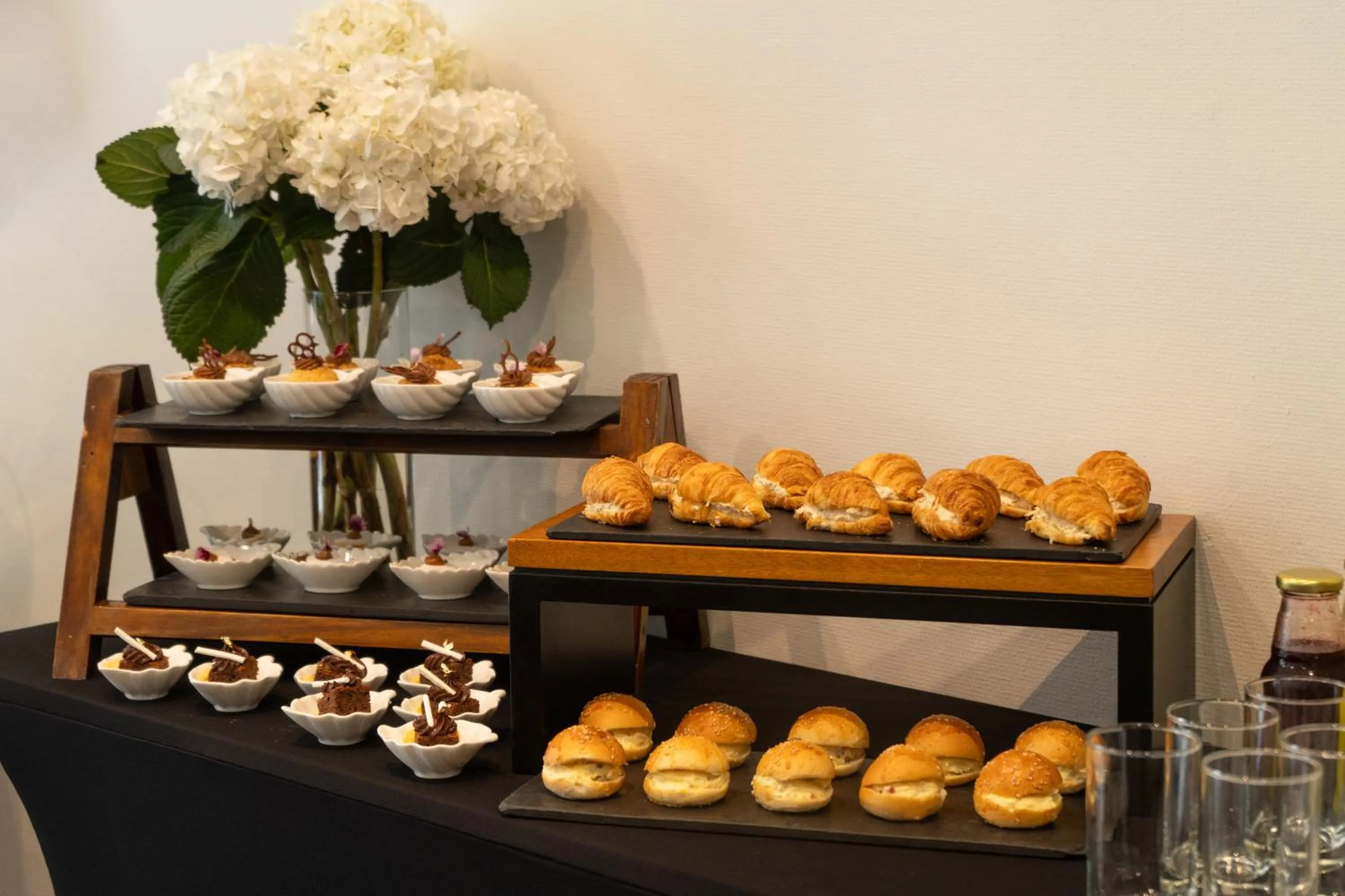 Food and drinks in Pullman Lima San Isidro