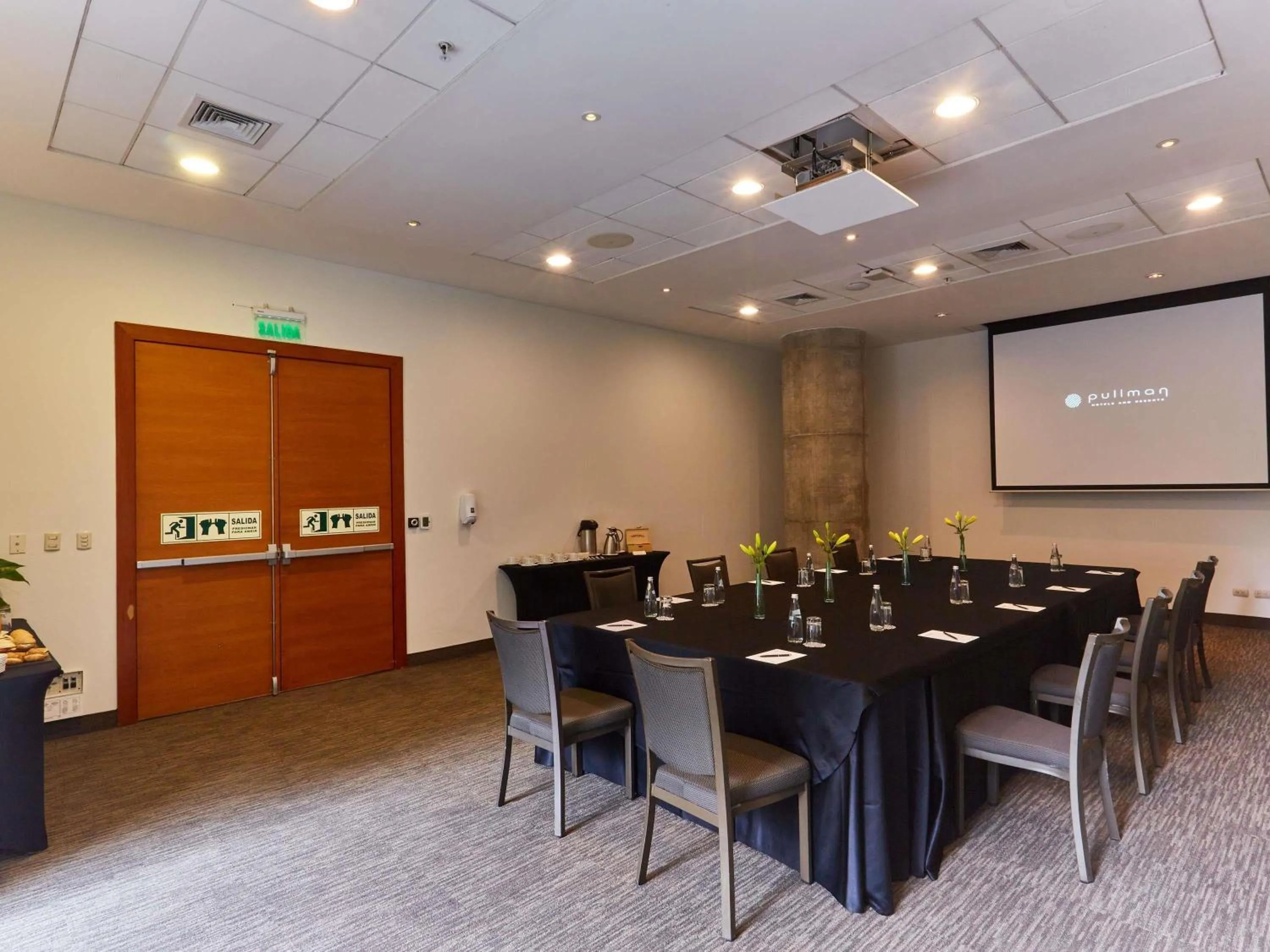 Meeting/conference room in Pullman Lima San Isidro