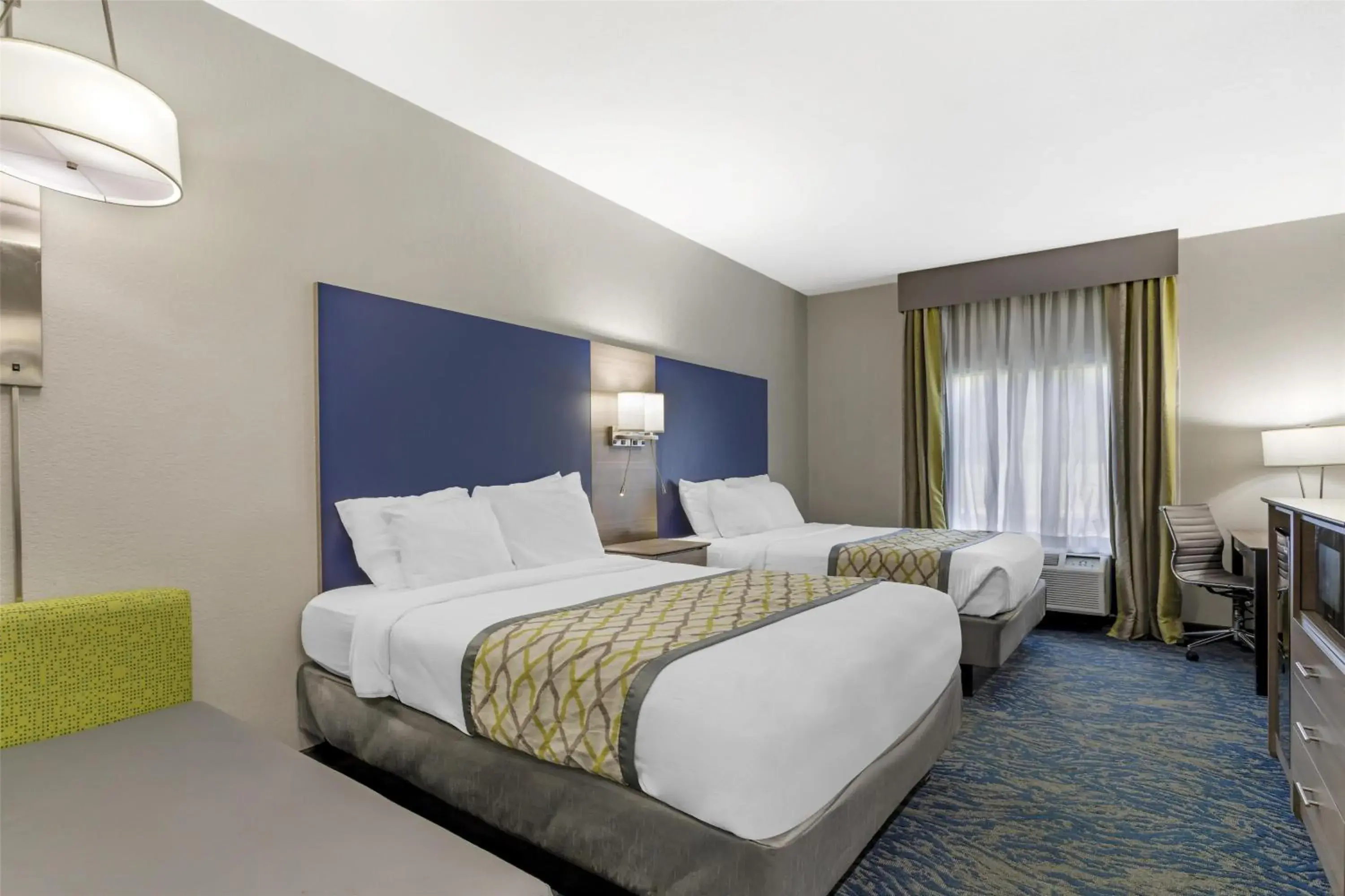 Queen Room with Two Queen Beds in Best Western Knoxville Airport / Alcoa, TN Queen Room with Two Queen Beds in Best Western Knoxville Airport / Alcoa, TN