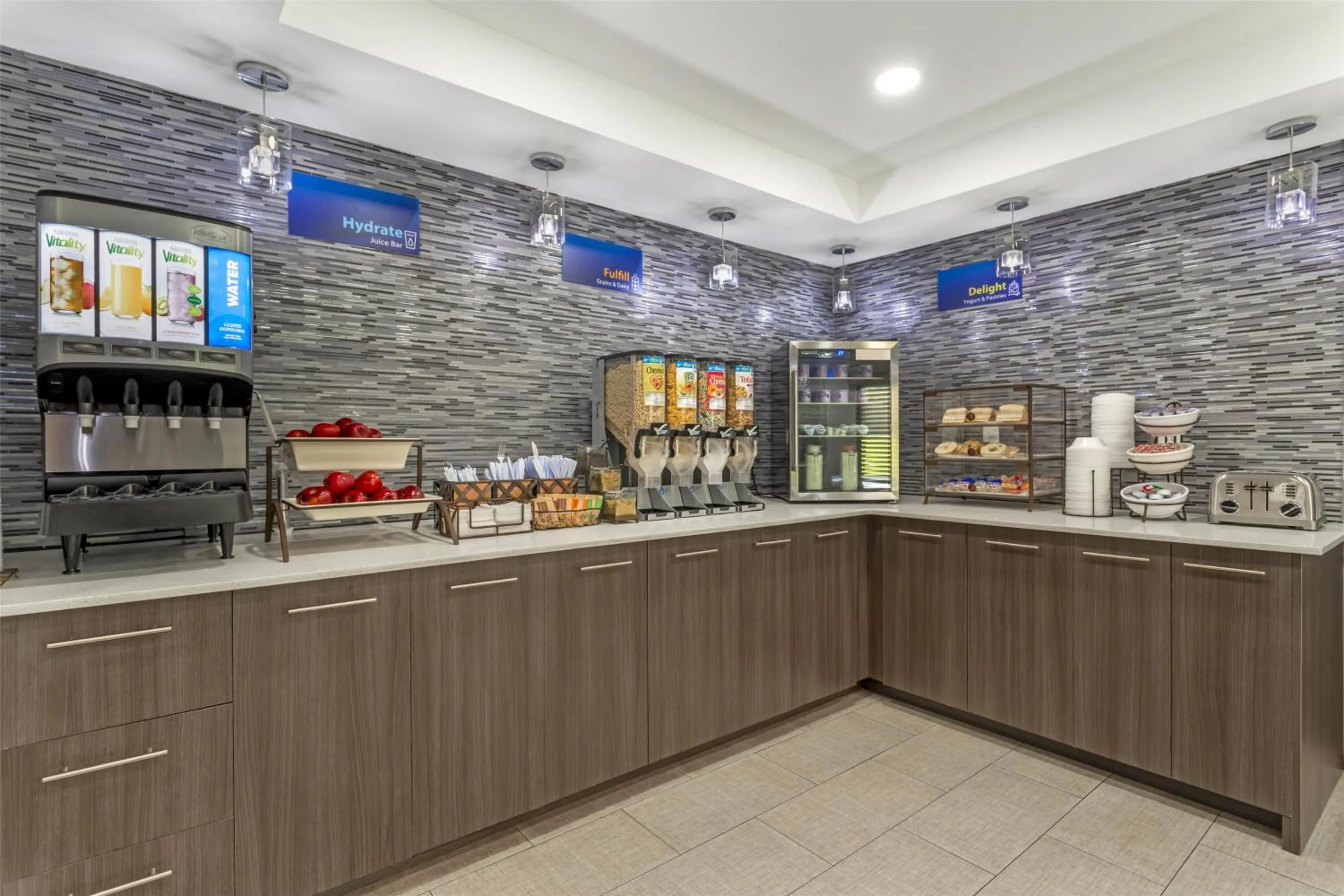 Breakfast in Best Western Knoxville Airport / Alcoa, TN