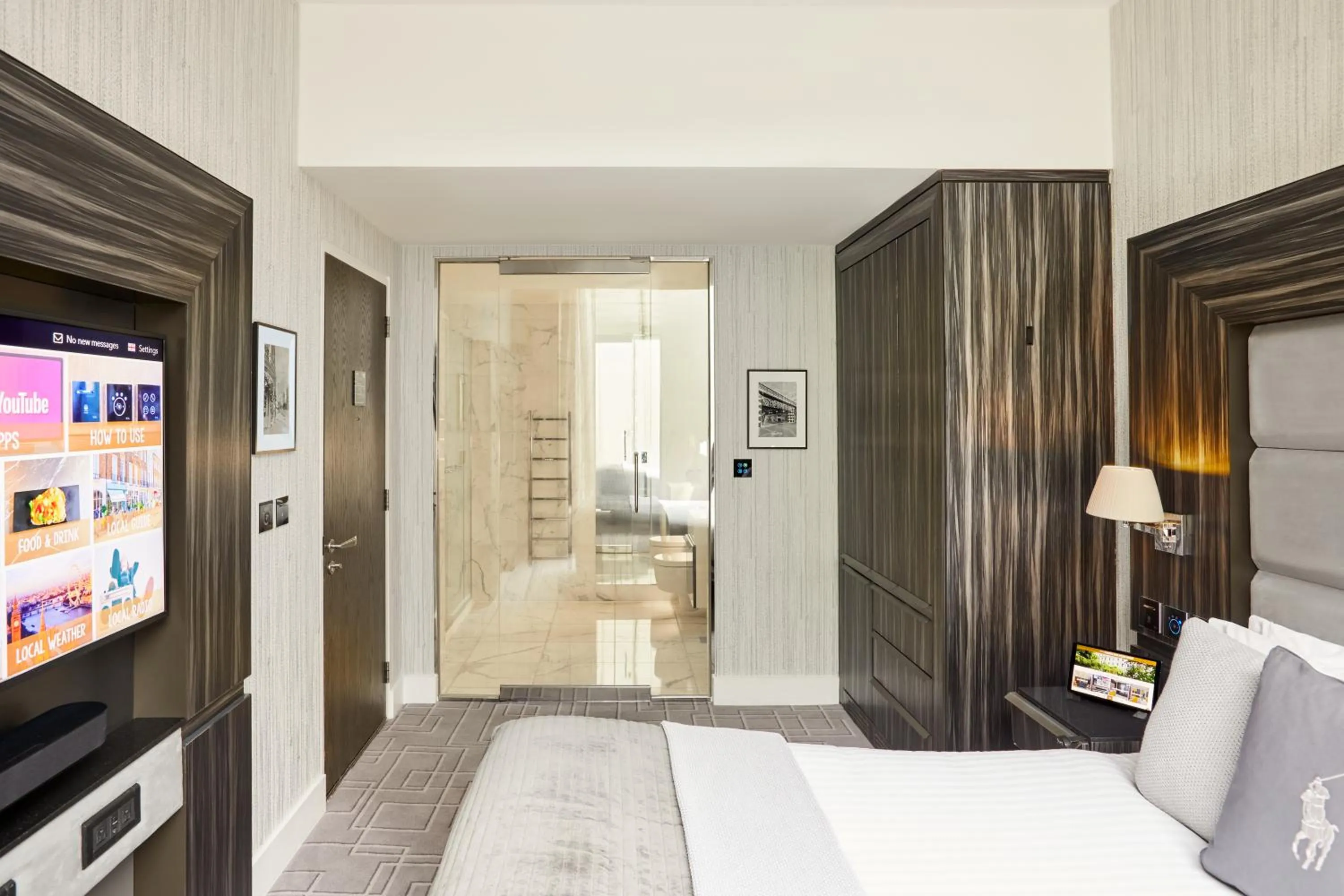 Bedroom, Bed in Eccleston Square Hotel