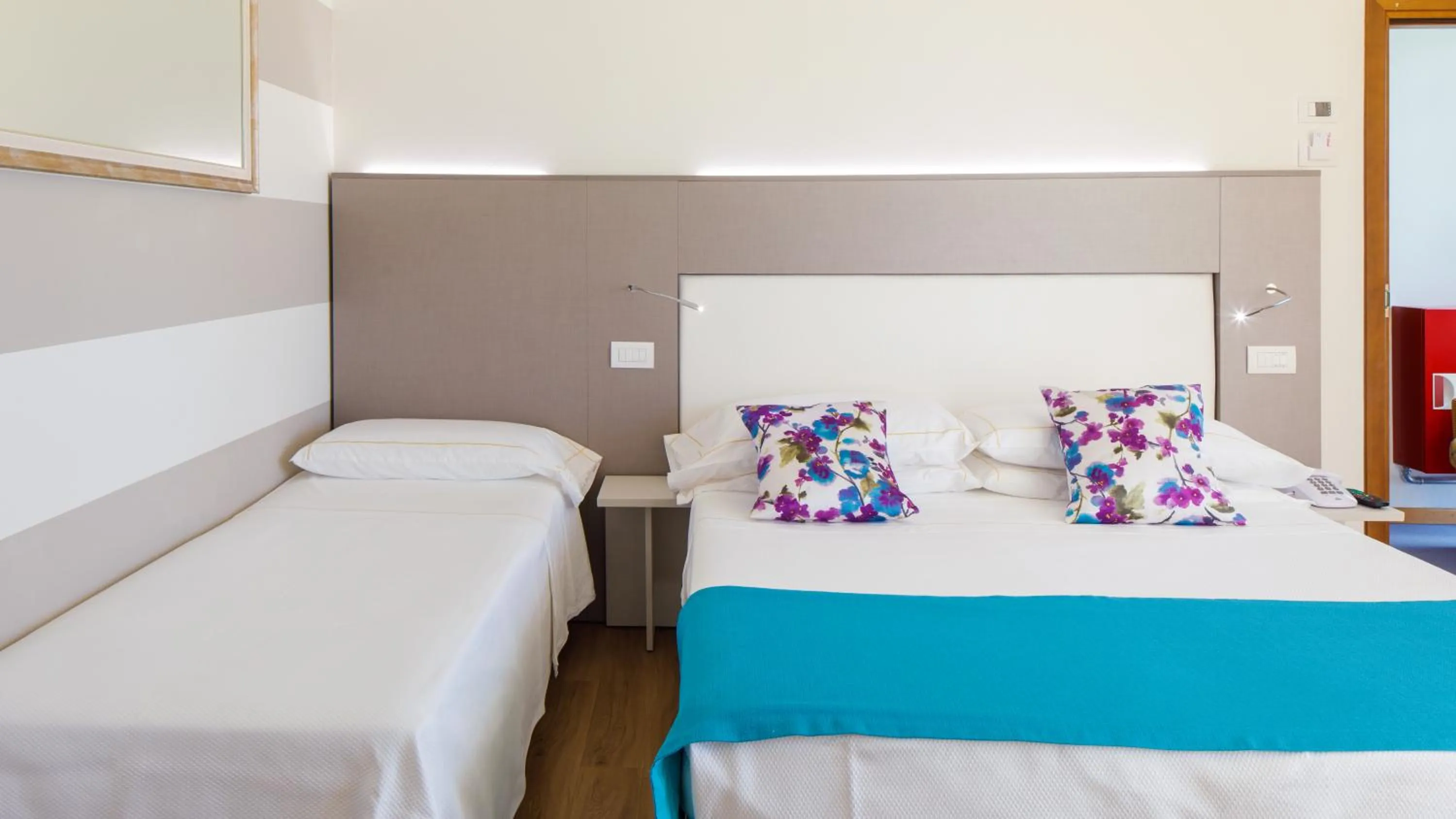 UNA HOTELS Imperial Beach Hotel