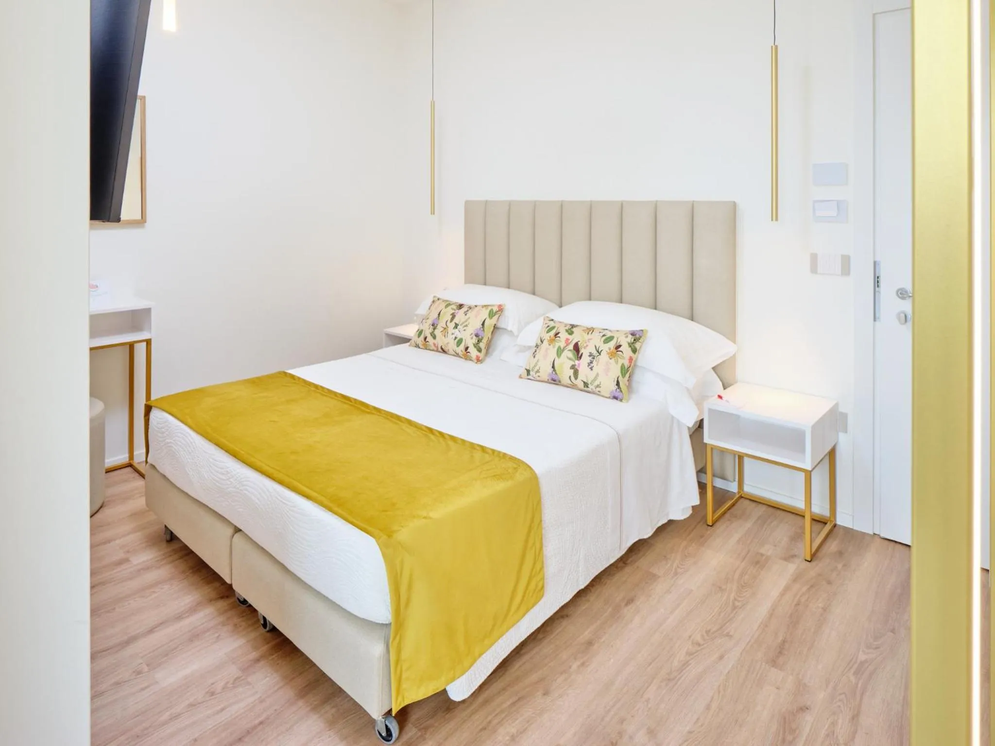 Bed in UNA HOTELS Imperial Beach Hotel