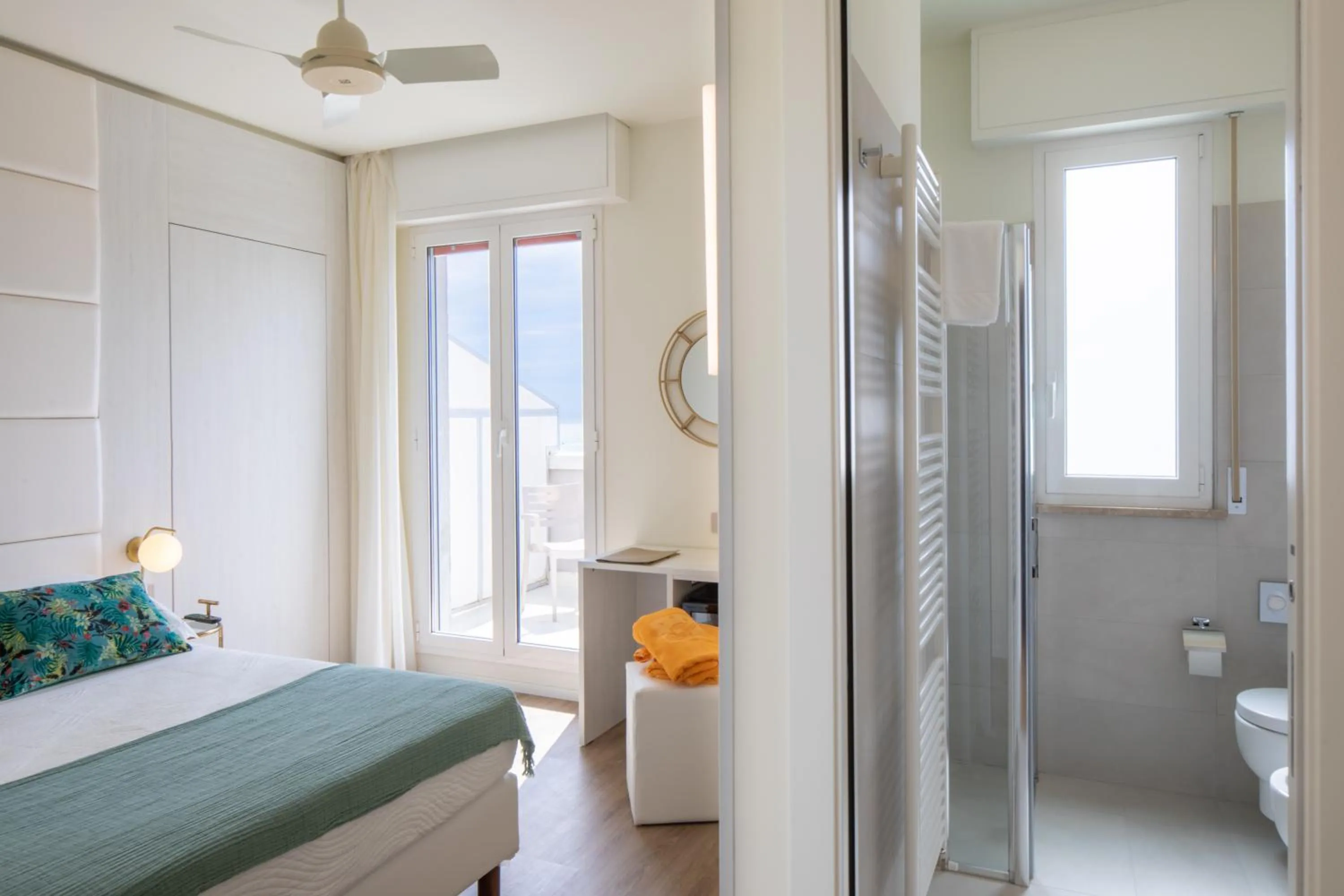 UNA HOTELS Imperial Beach Hotel