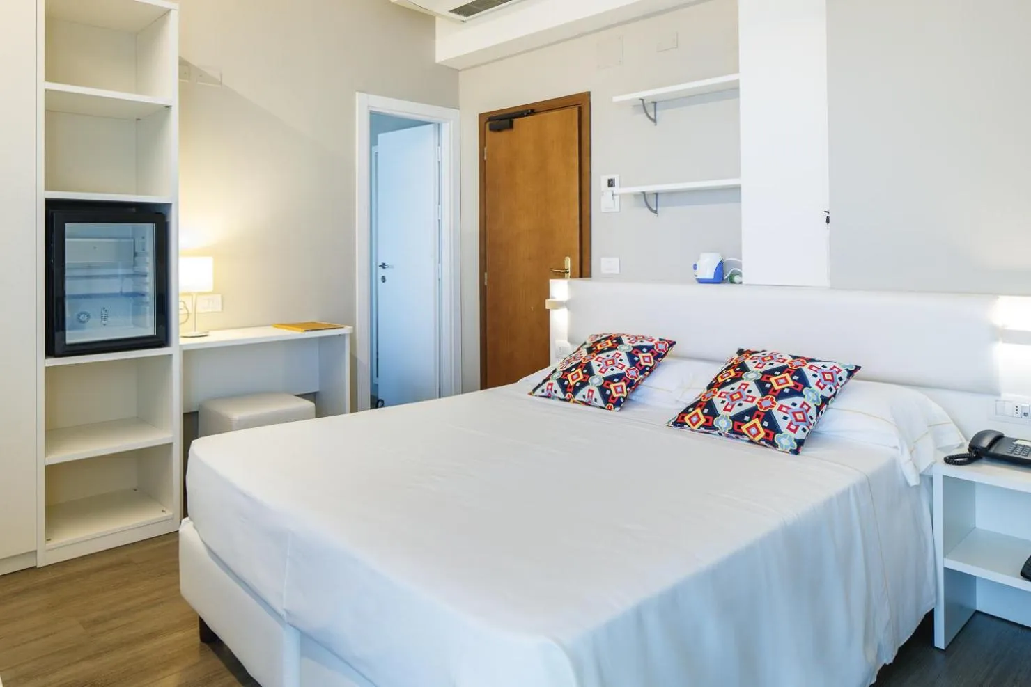 UNA HOTELS Imperial Beach Hotel