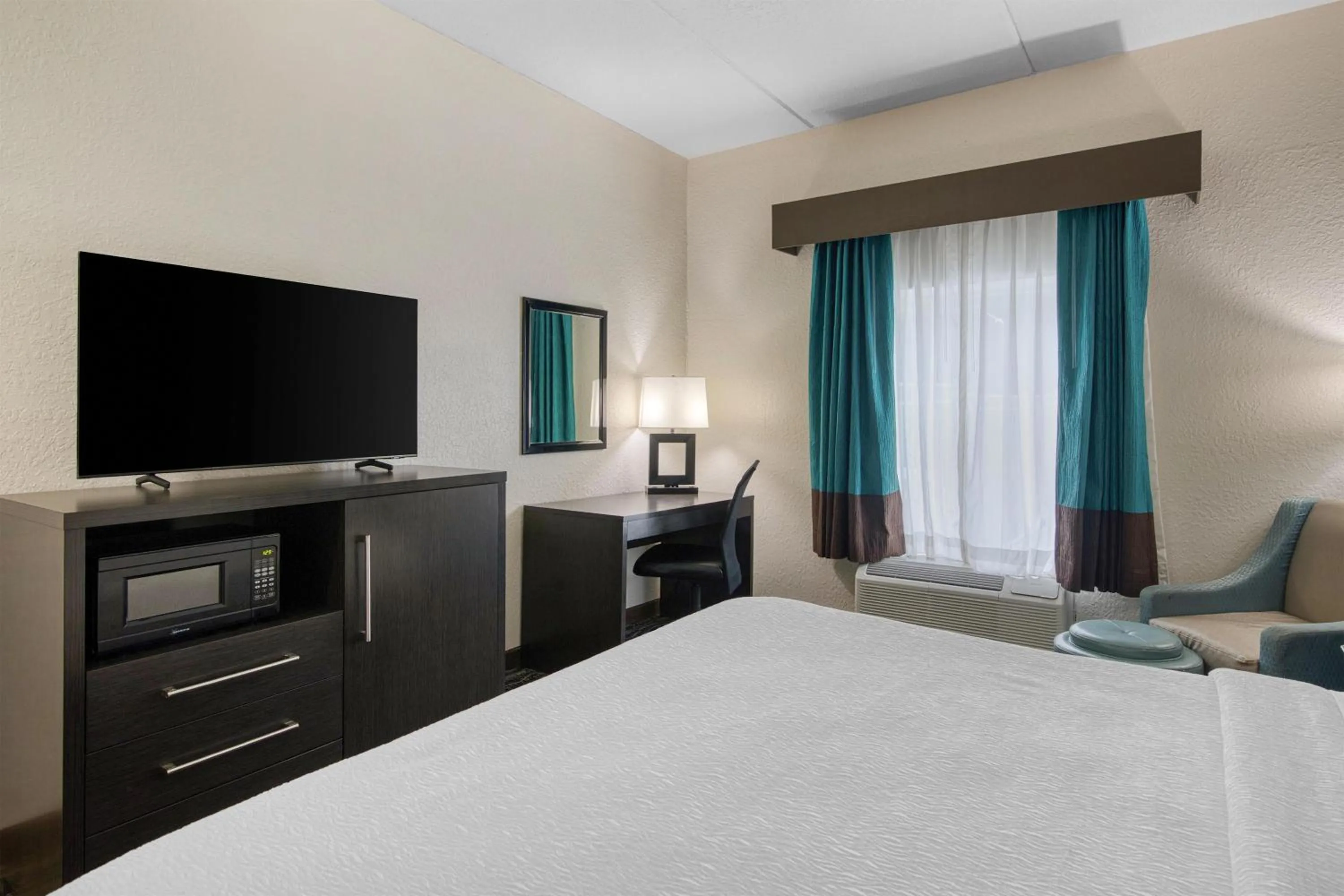 Bedroom, Bed in Best Western Waldo Inn & Suites