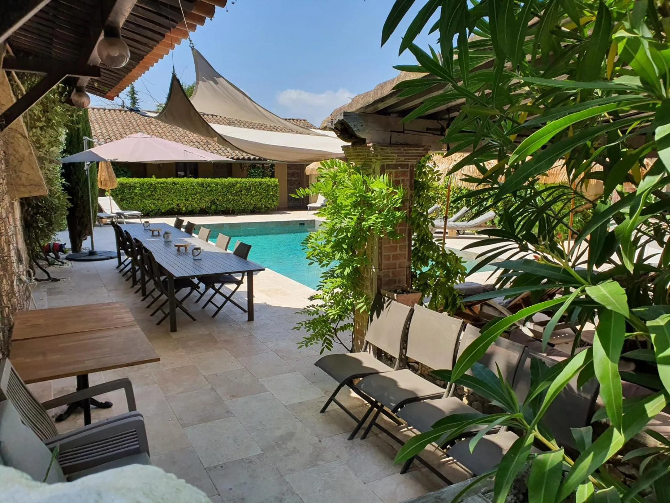 Pool view in Le Mas de Mougins