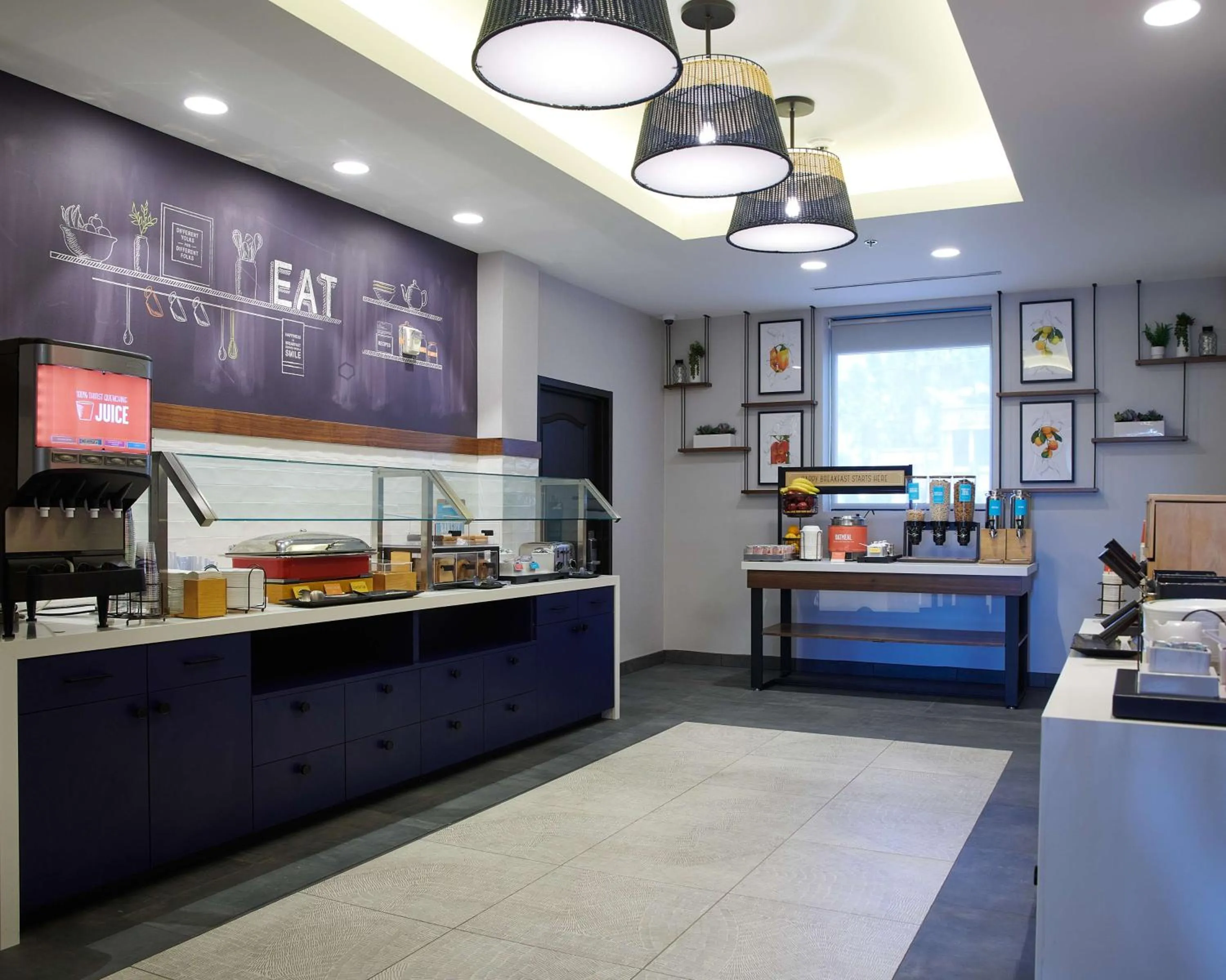 Breakfast in Hampton Inn & Suites Sherman Oaks