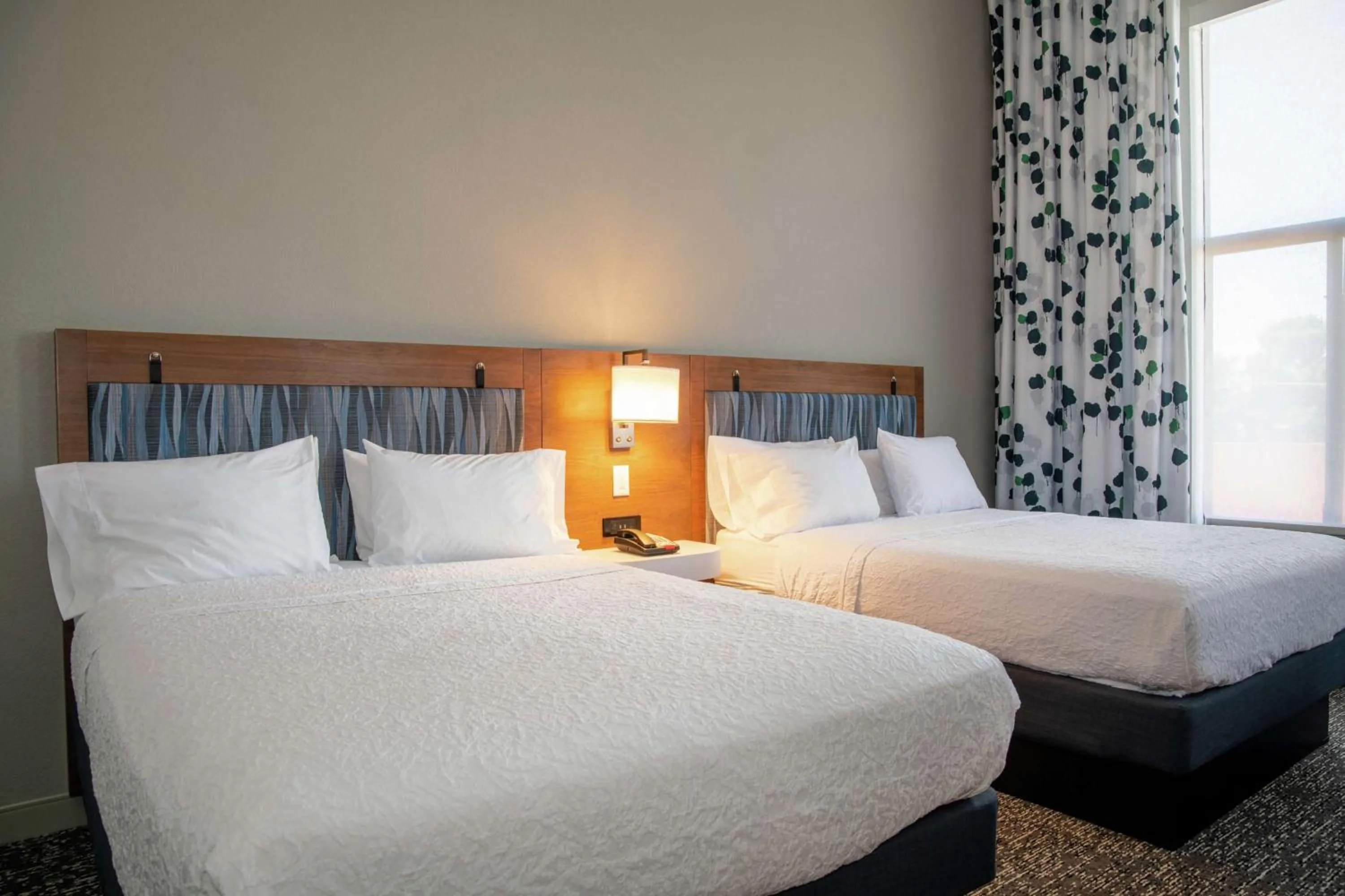 Bed in Hampton Inn & Suites Sherman Oaks