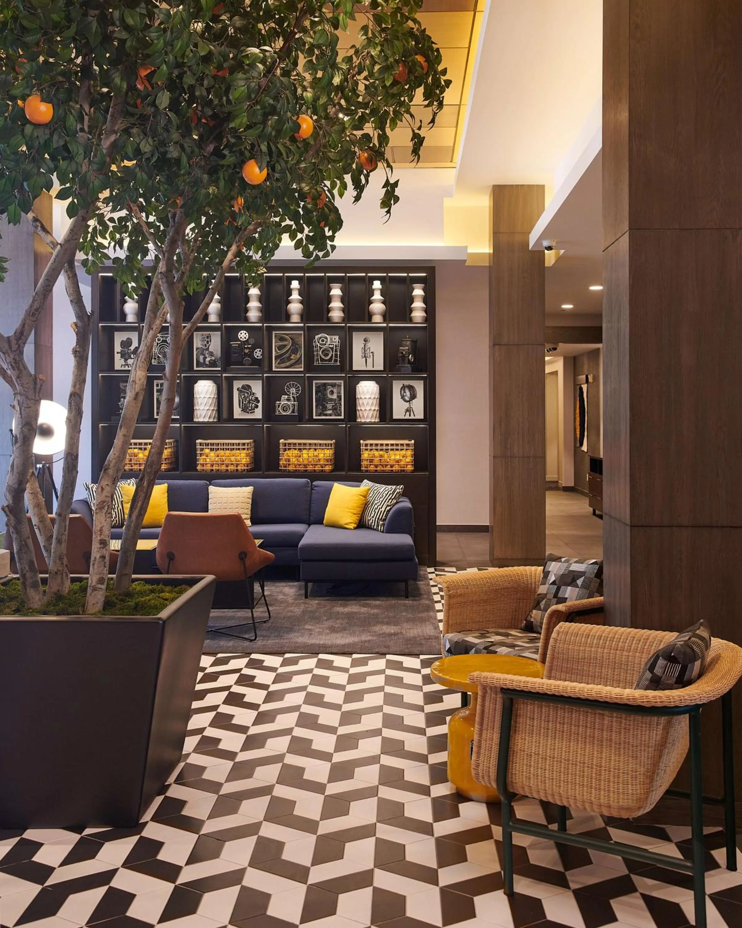 Lobby or reception in Hampton Inn & Suites Sherman Oaks
