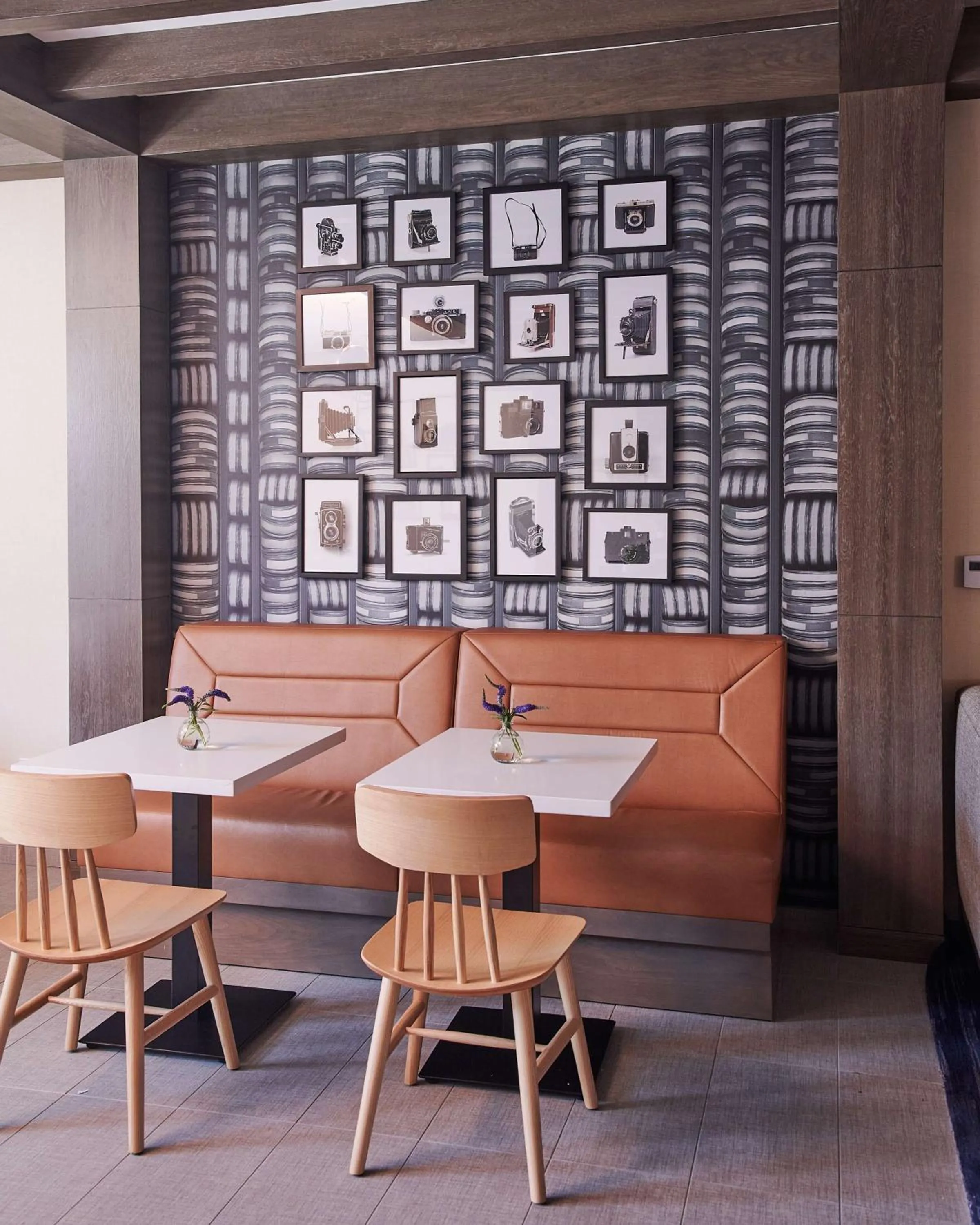 Breakfast in Hampton Inn & Suites Sherman Oaks