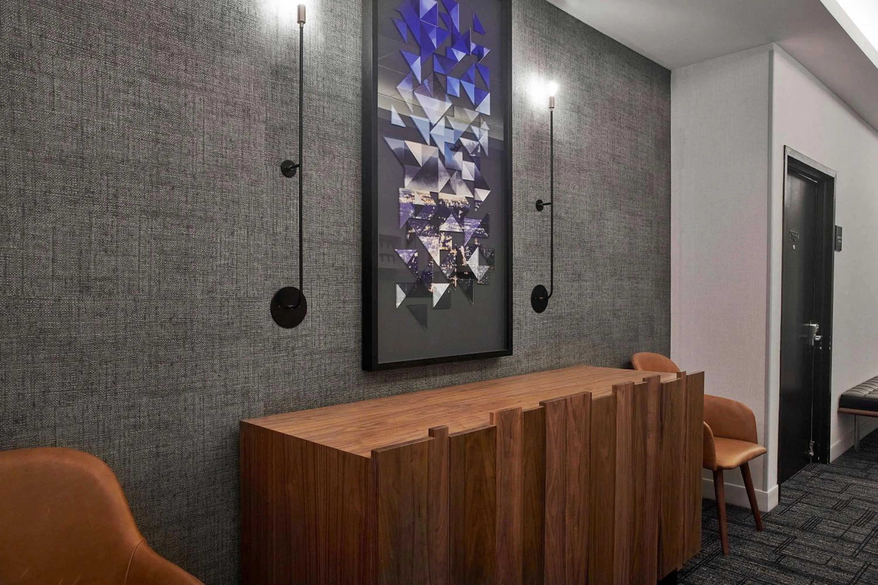 Property building in Hampton Inn & Suites Sherman Oaks