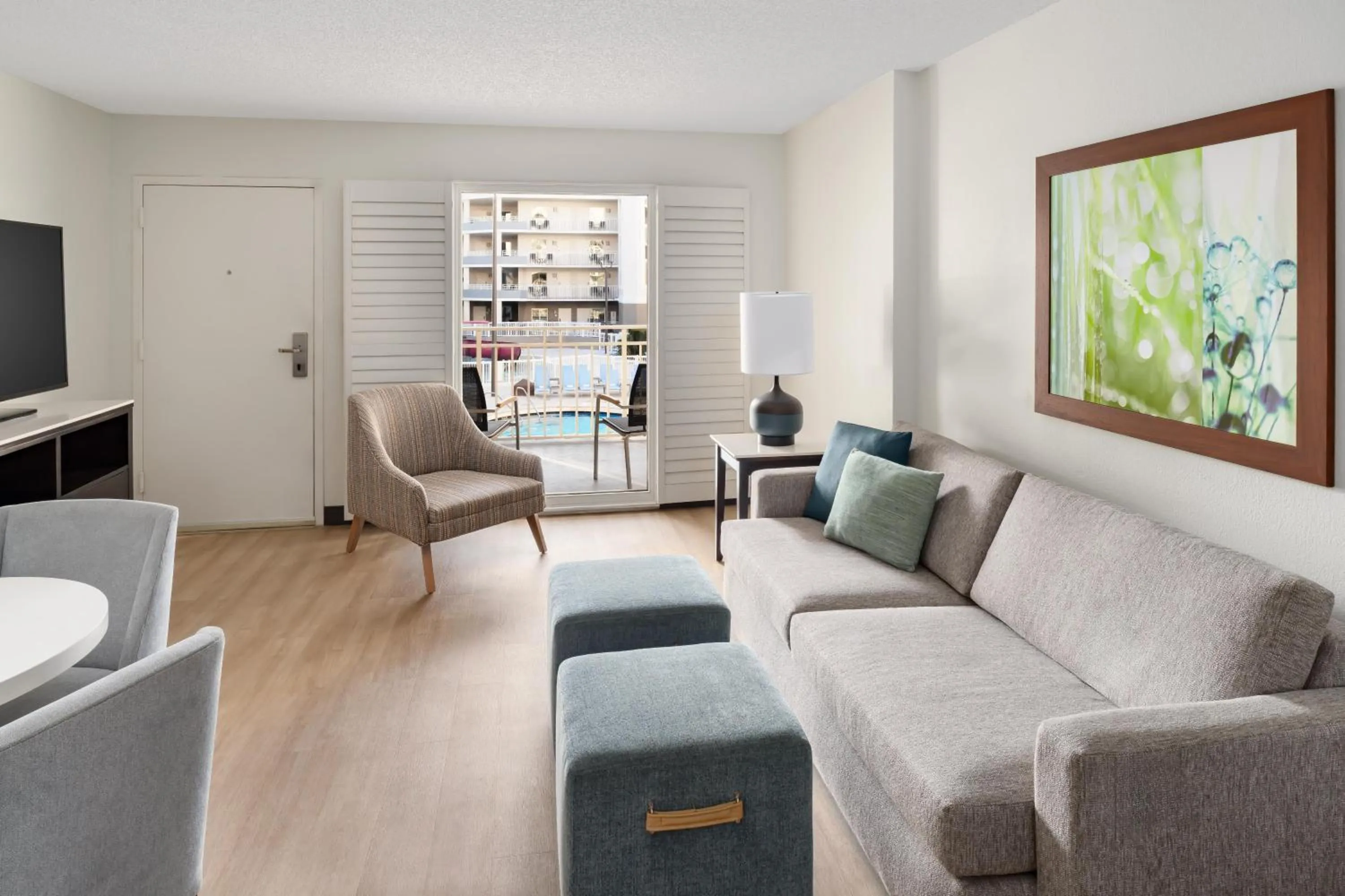 Living room in Embassy Suites by Hilton Orlando Lake Buena Vista Resort