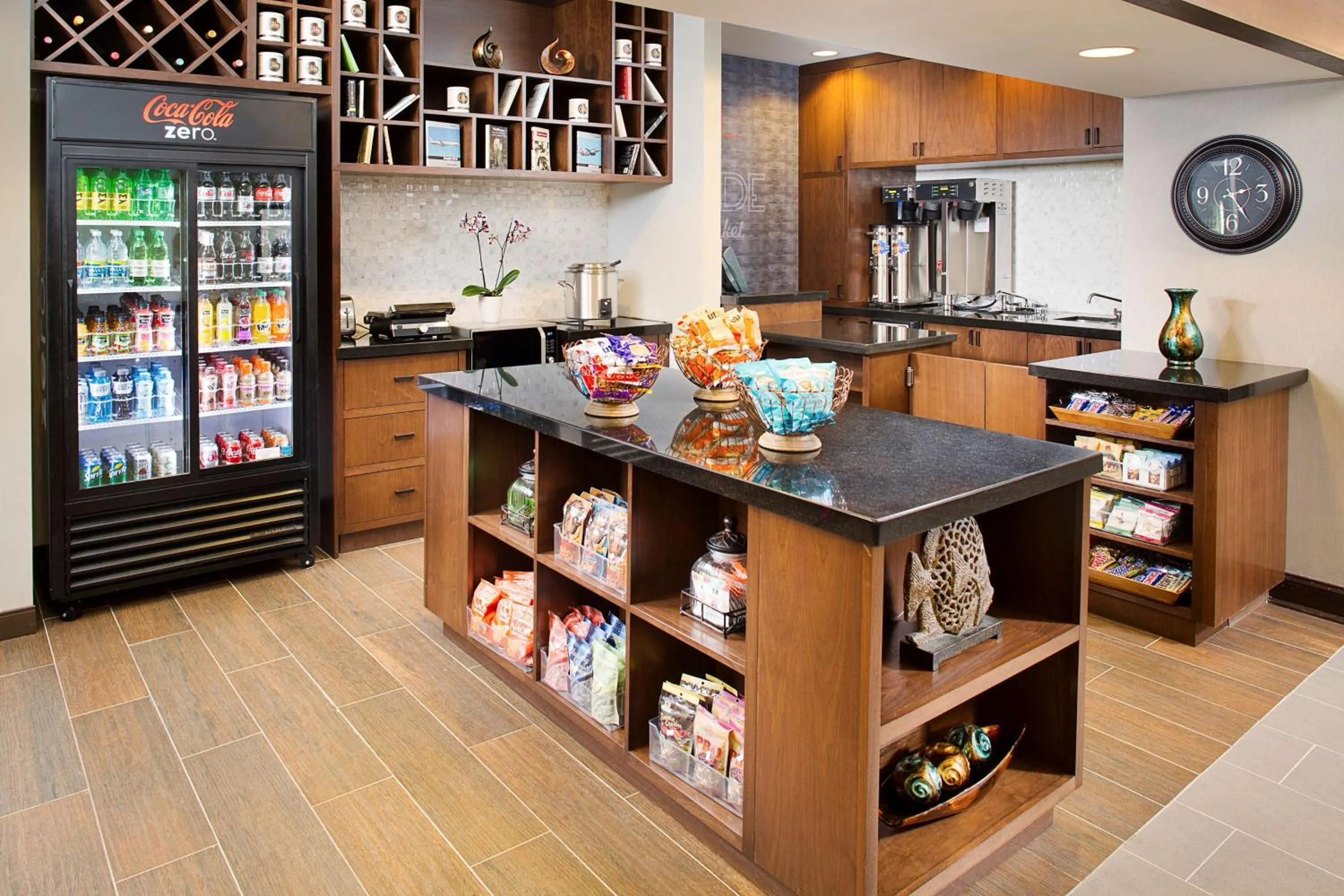 Restaurant/places to eat in DoubleTree by Hilton Baltimore - BWI Airport