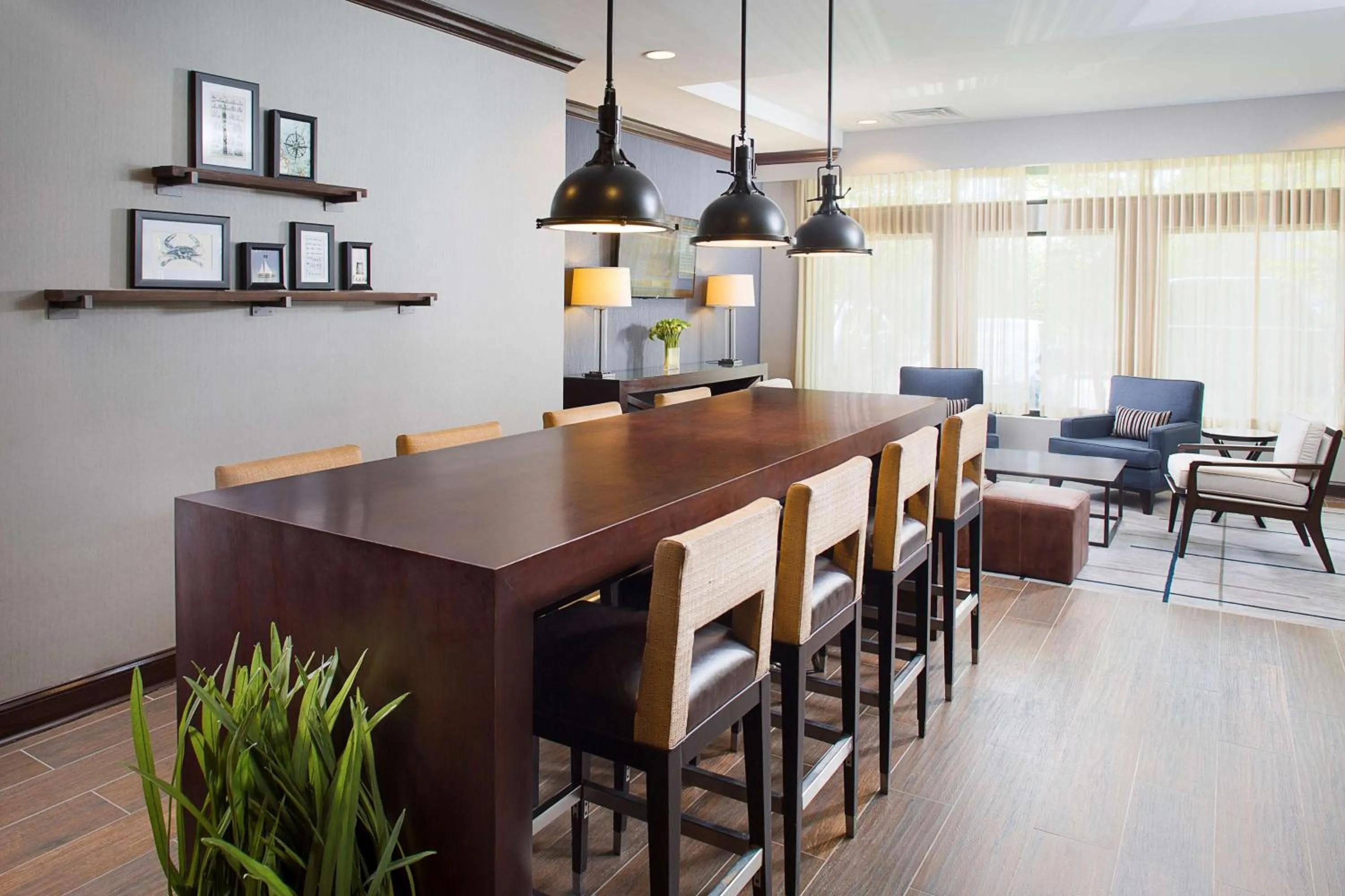 Lobby or reception in DoubleTree by Hilton Baltimore - BWI Airport