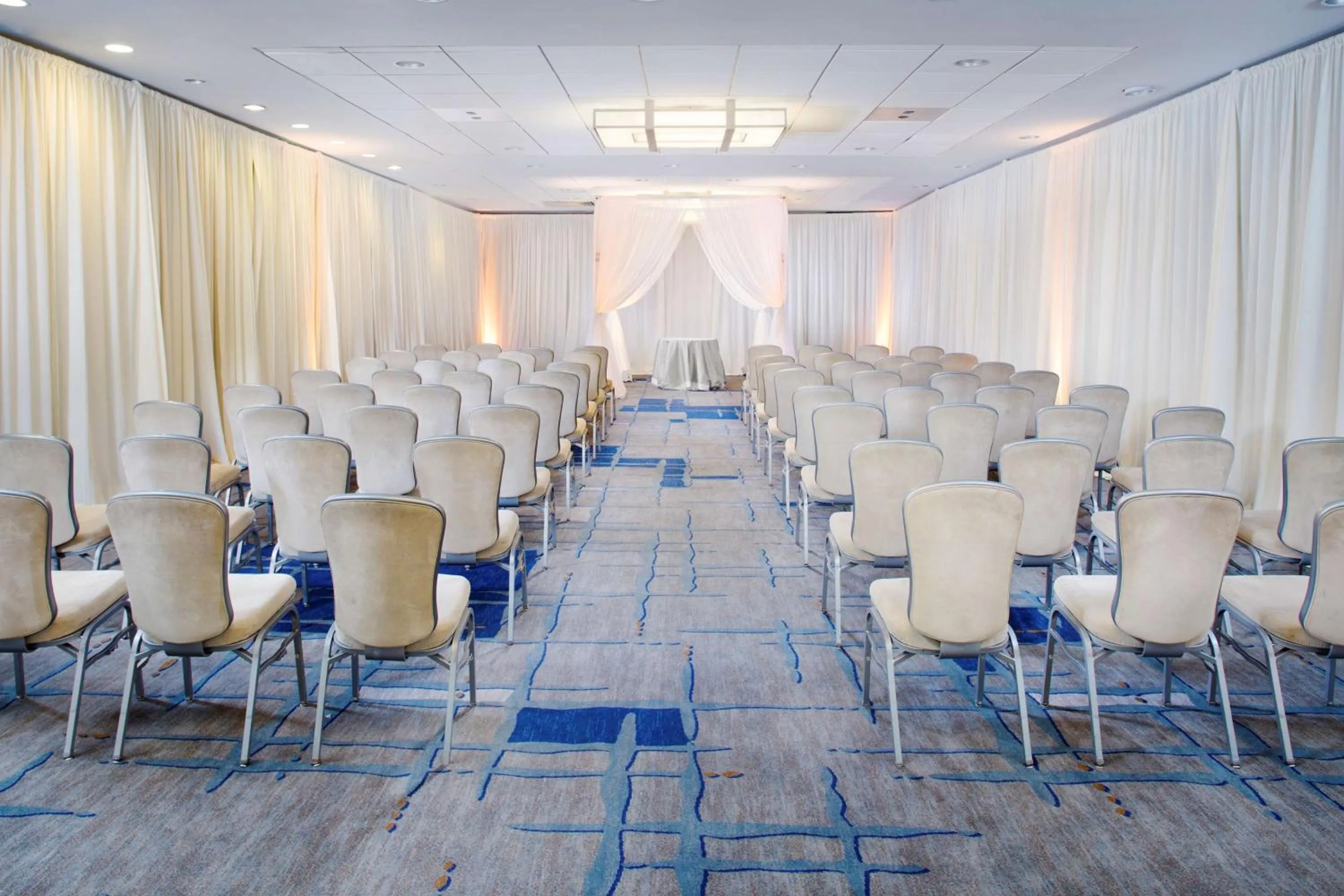 Meeting/conference room in DoubleTree by Hilton Baltimore - BWI Airport