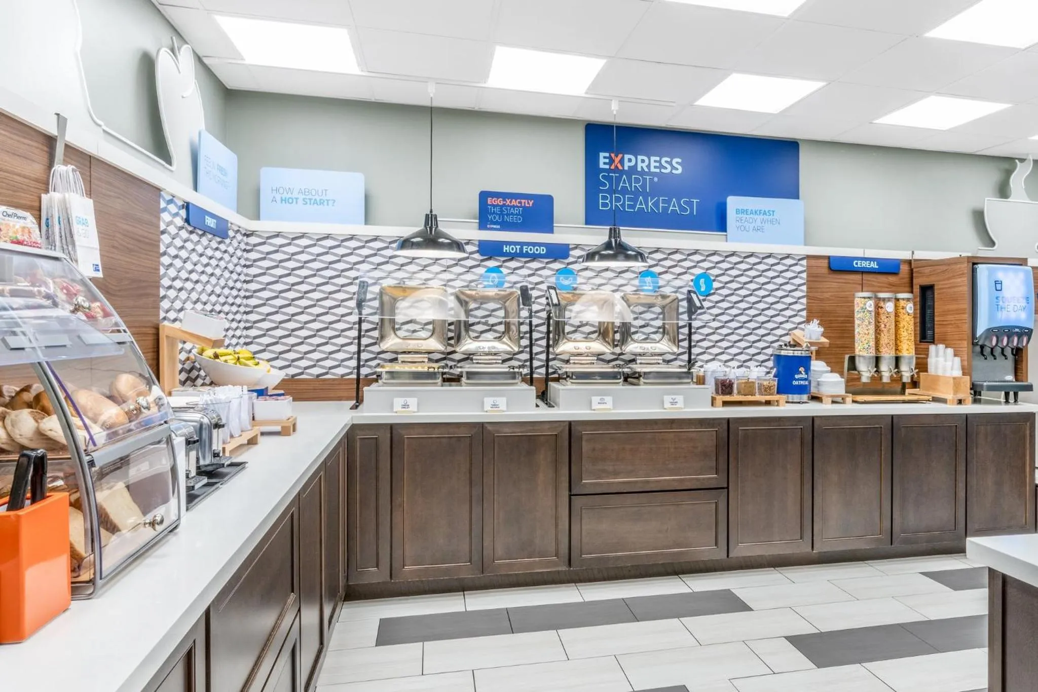 Breakfast in Holiday Inn Express & Suites - Colorado Springs AFA Northgate by IHG