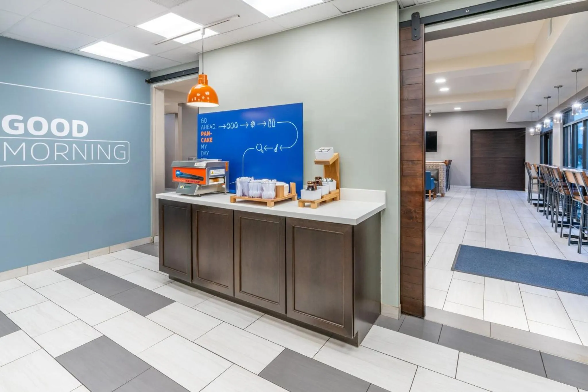 Breakfast in Holiday Inn Express & Suites - Colorado Springs AFA Northgate by IHG