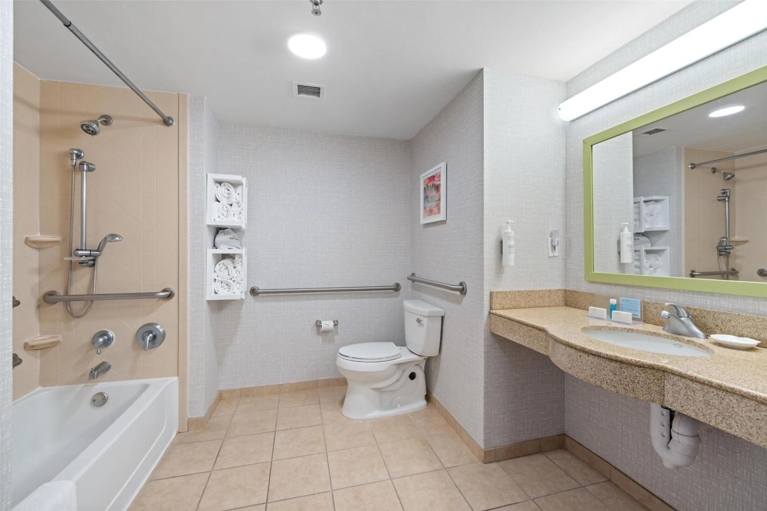 Bathroom in Hampton Inn & Suites Madera