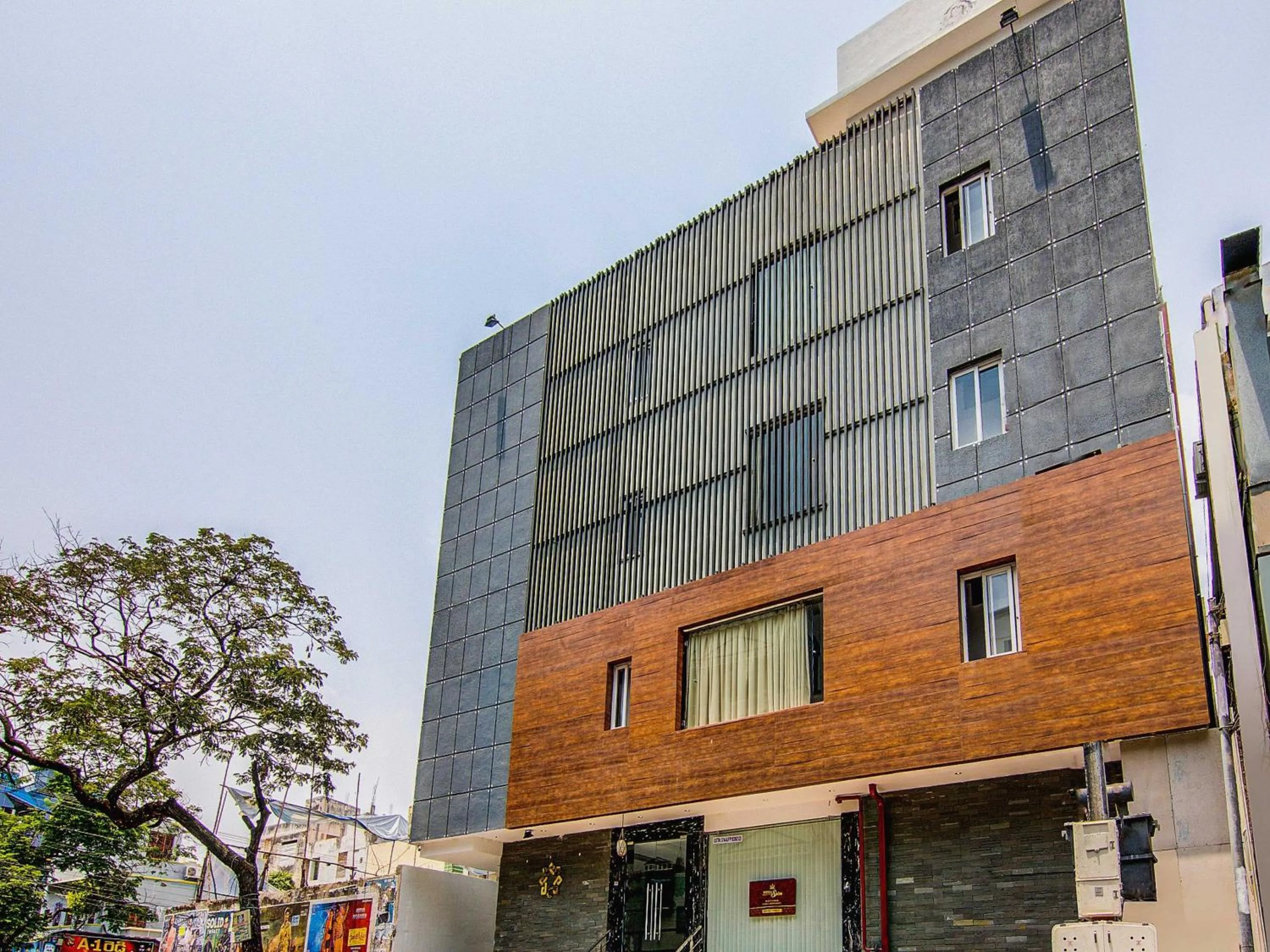 Facade/entrance in Super Capital O Pratibha Grand