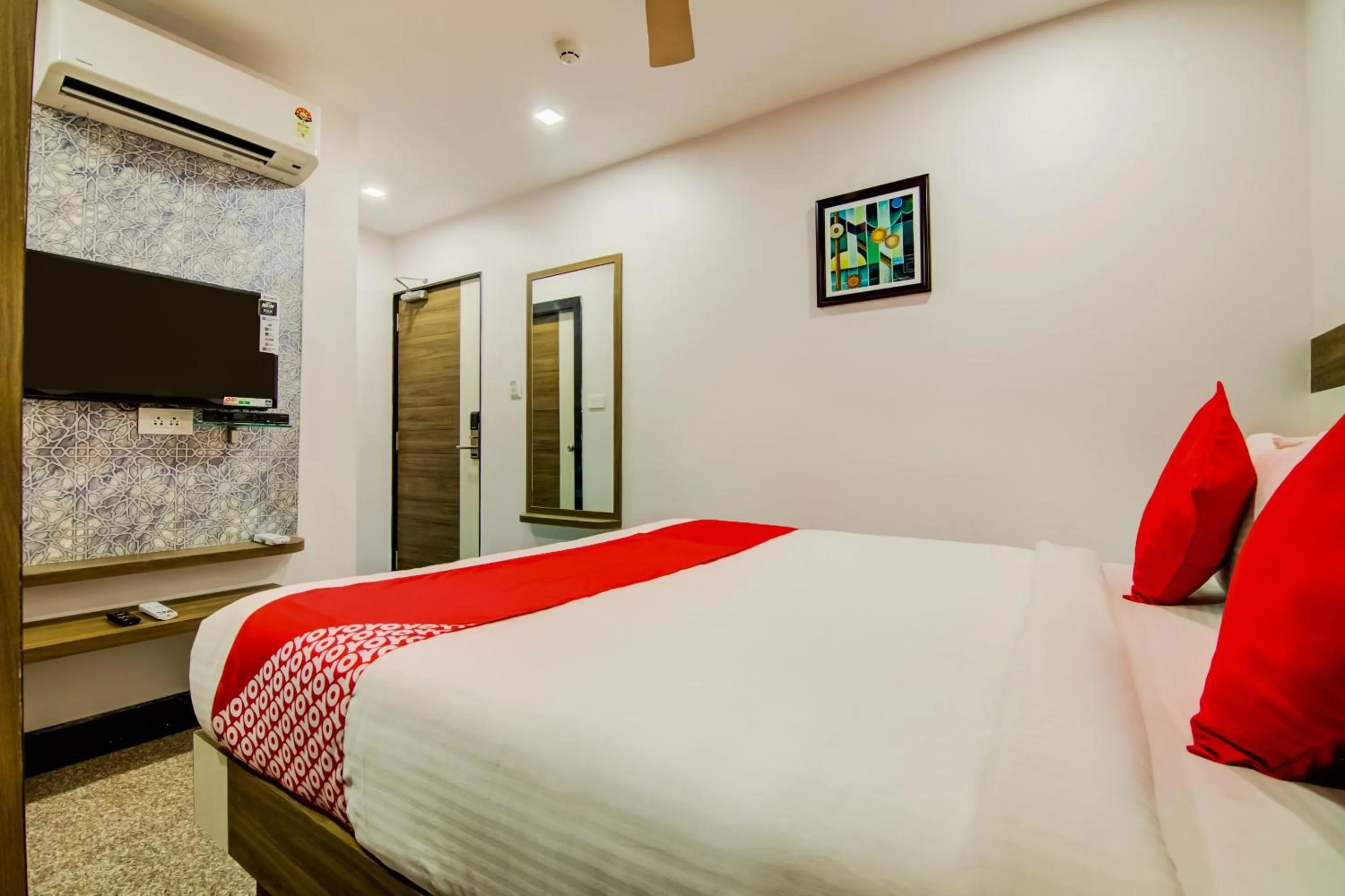Bedroom, Bed in Super Capital O Pratibha Grand