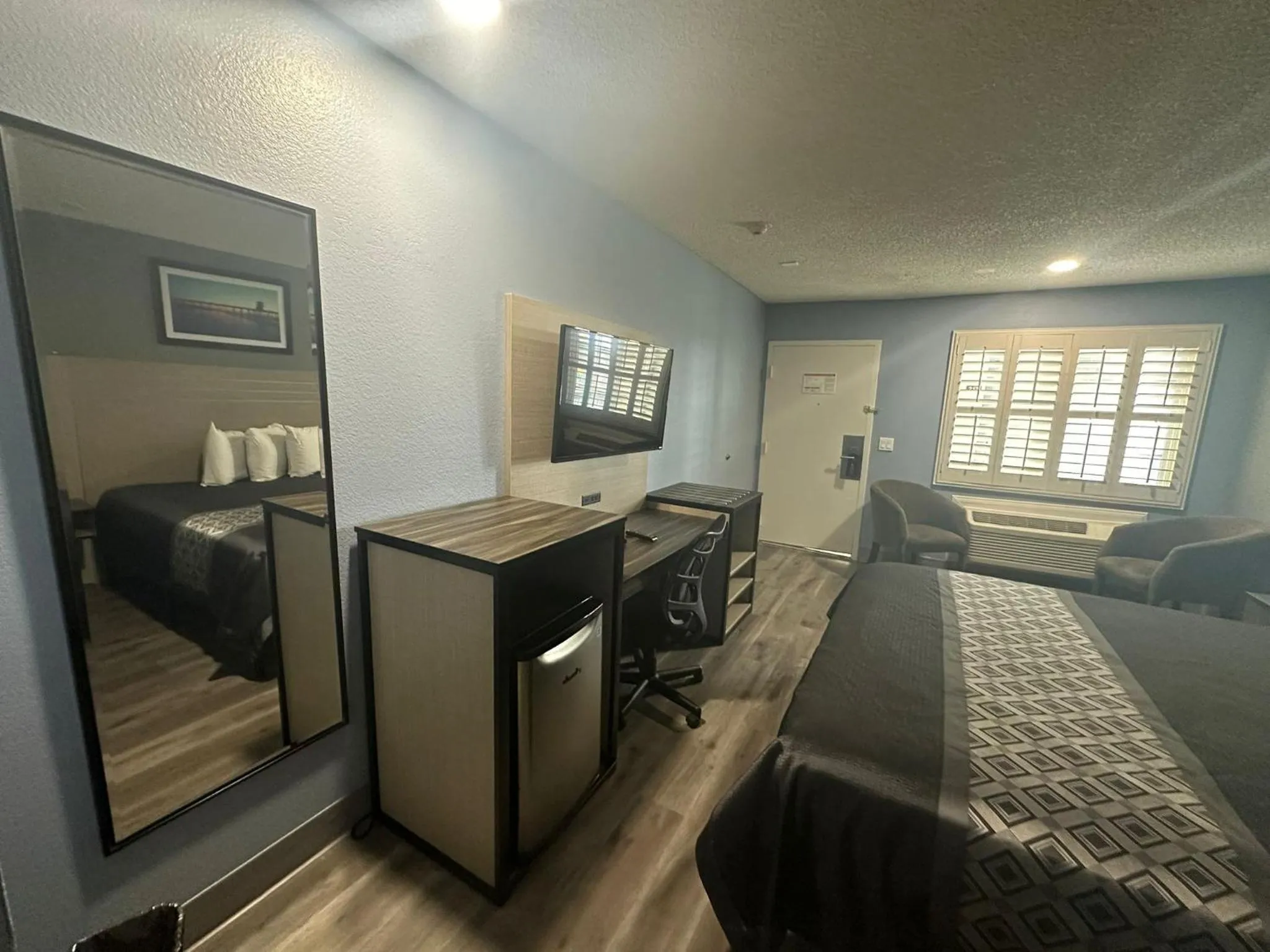 Bed in Orange Tustin Inn in Orange