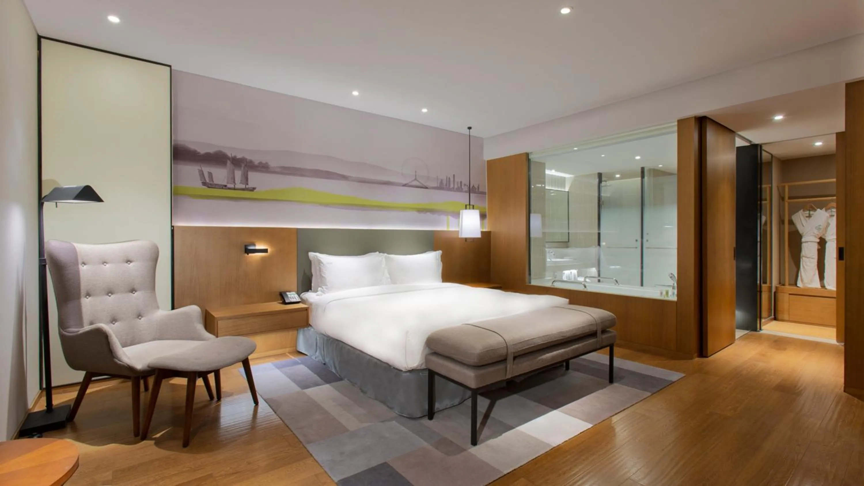 Photo of the whole room, Bed in Holiday Inn & Suites Tianjin Downtown, an IHG Hotel