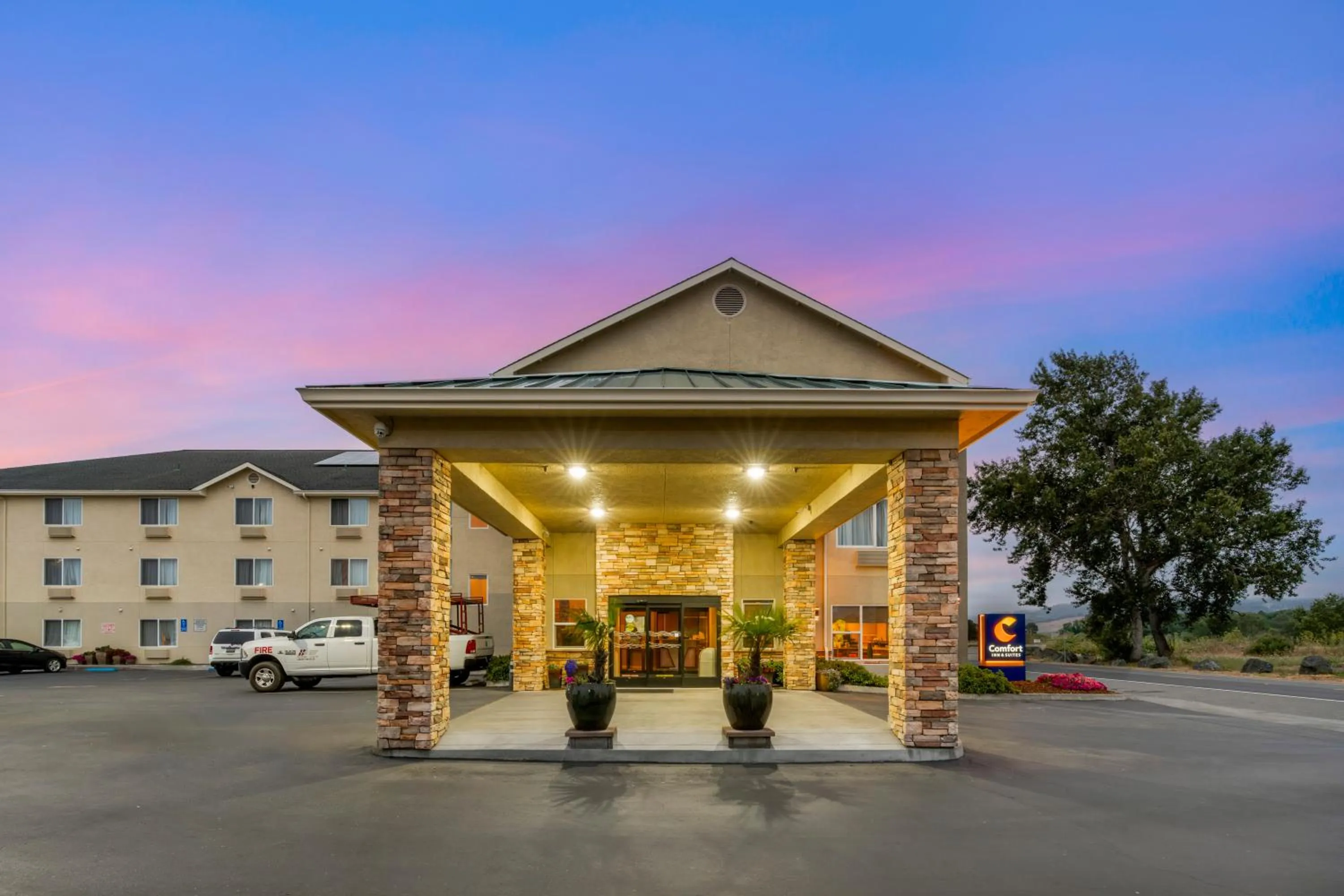 Property building in Comfort Inn & Suites Redwood Country