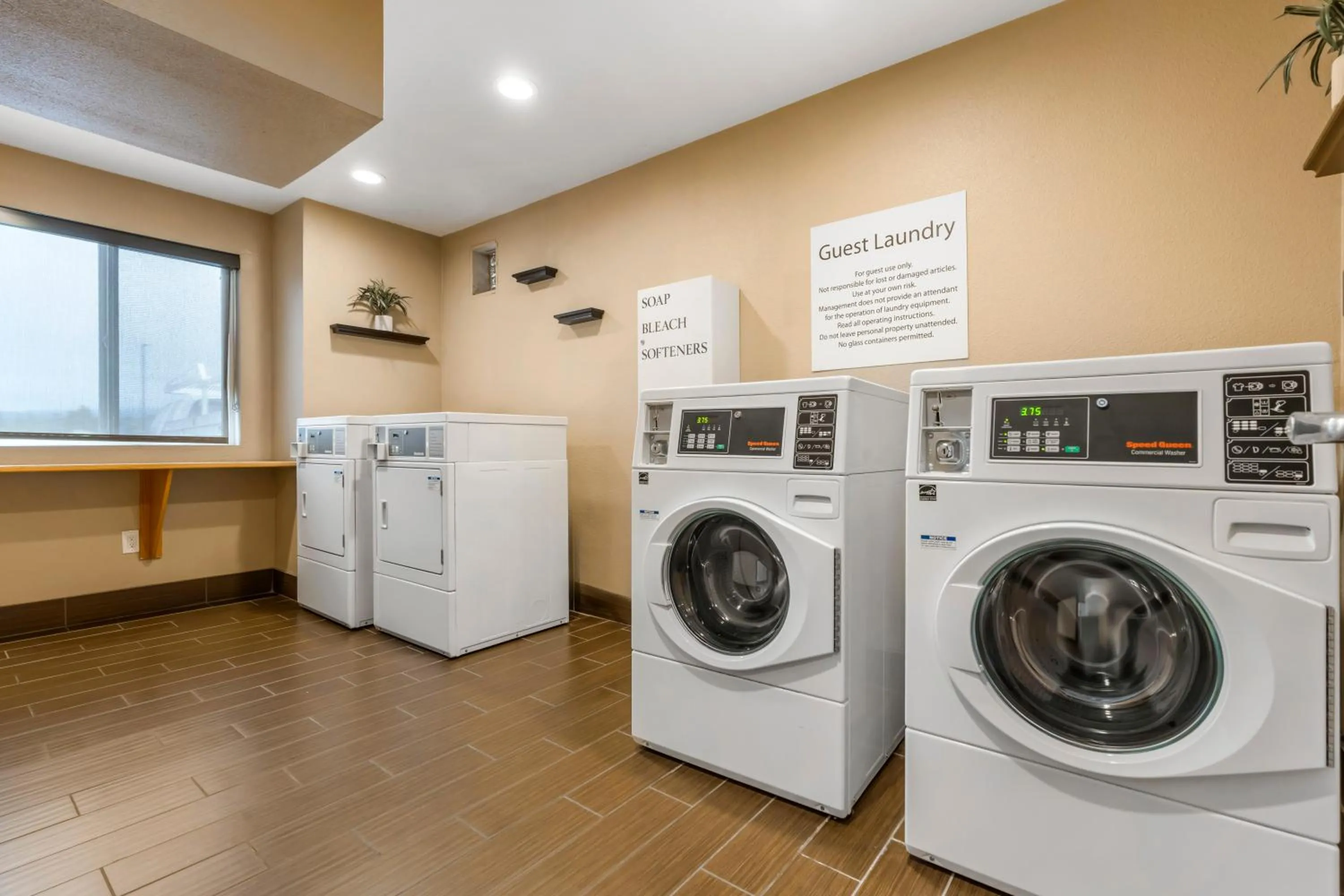 laundry in Comfort Inn & Suites Redwood Country