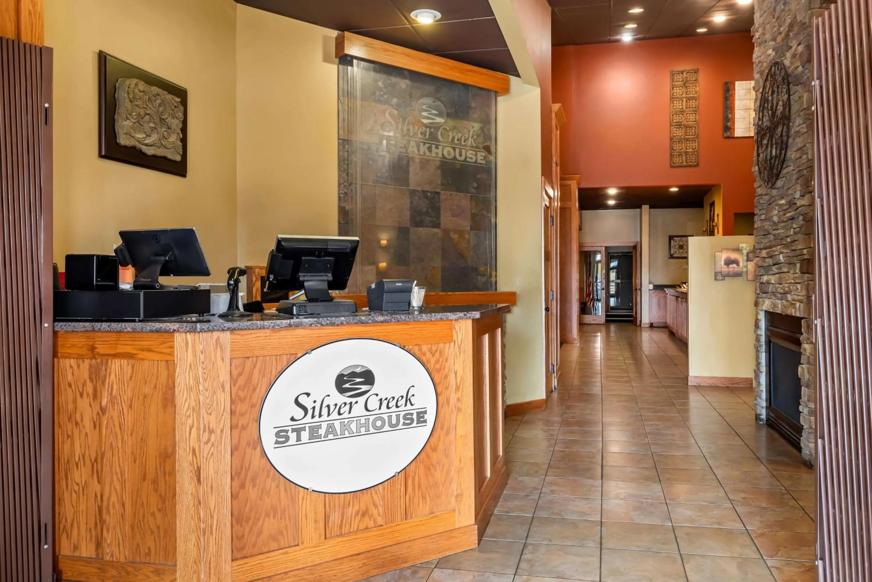 Restaurant/places to eat in Best Western Tower West Lodge