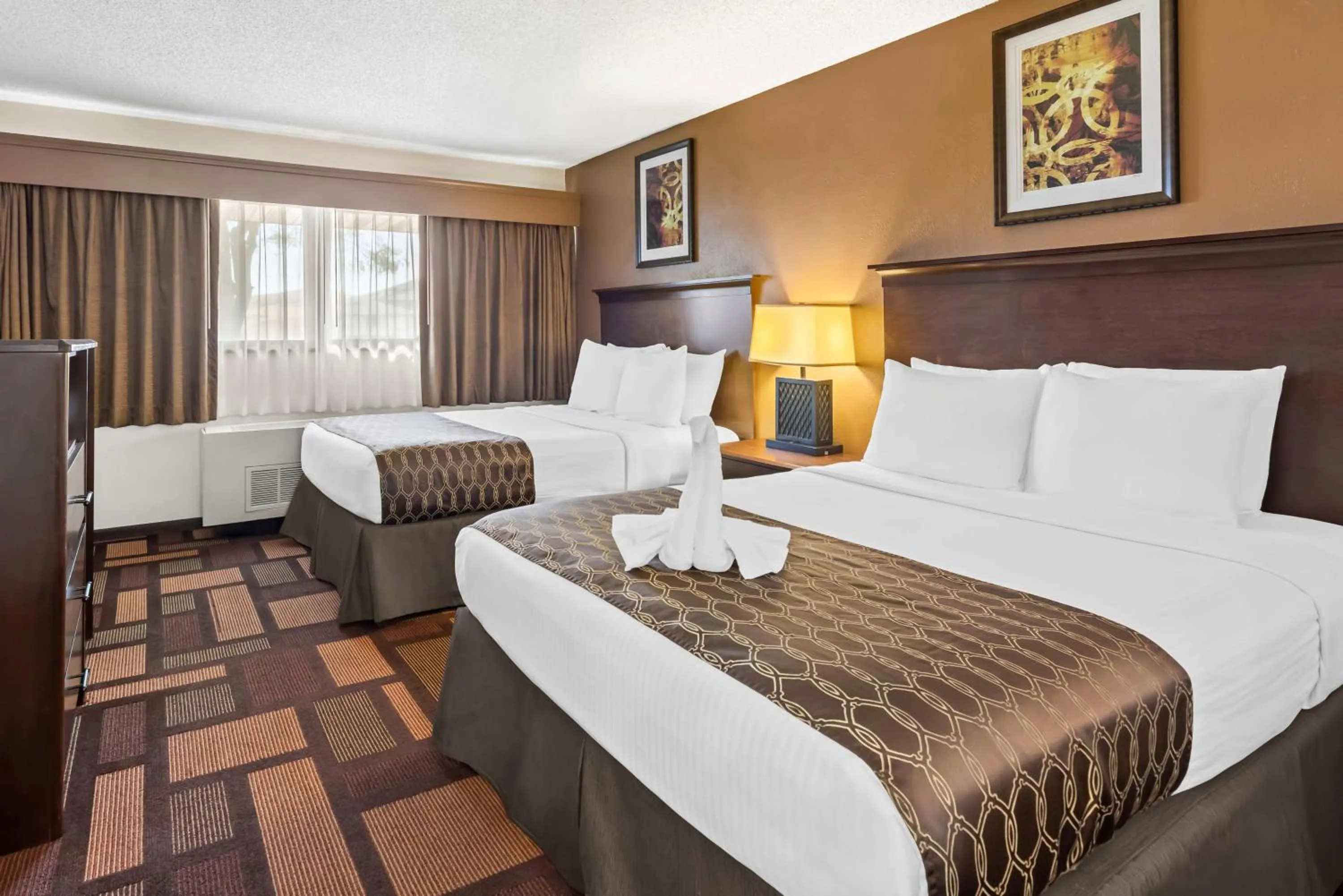 Bedroom, Bed in Best Western Tower West Lodge