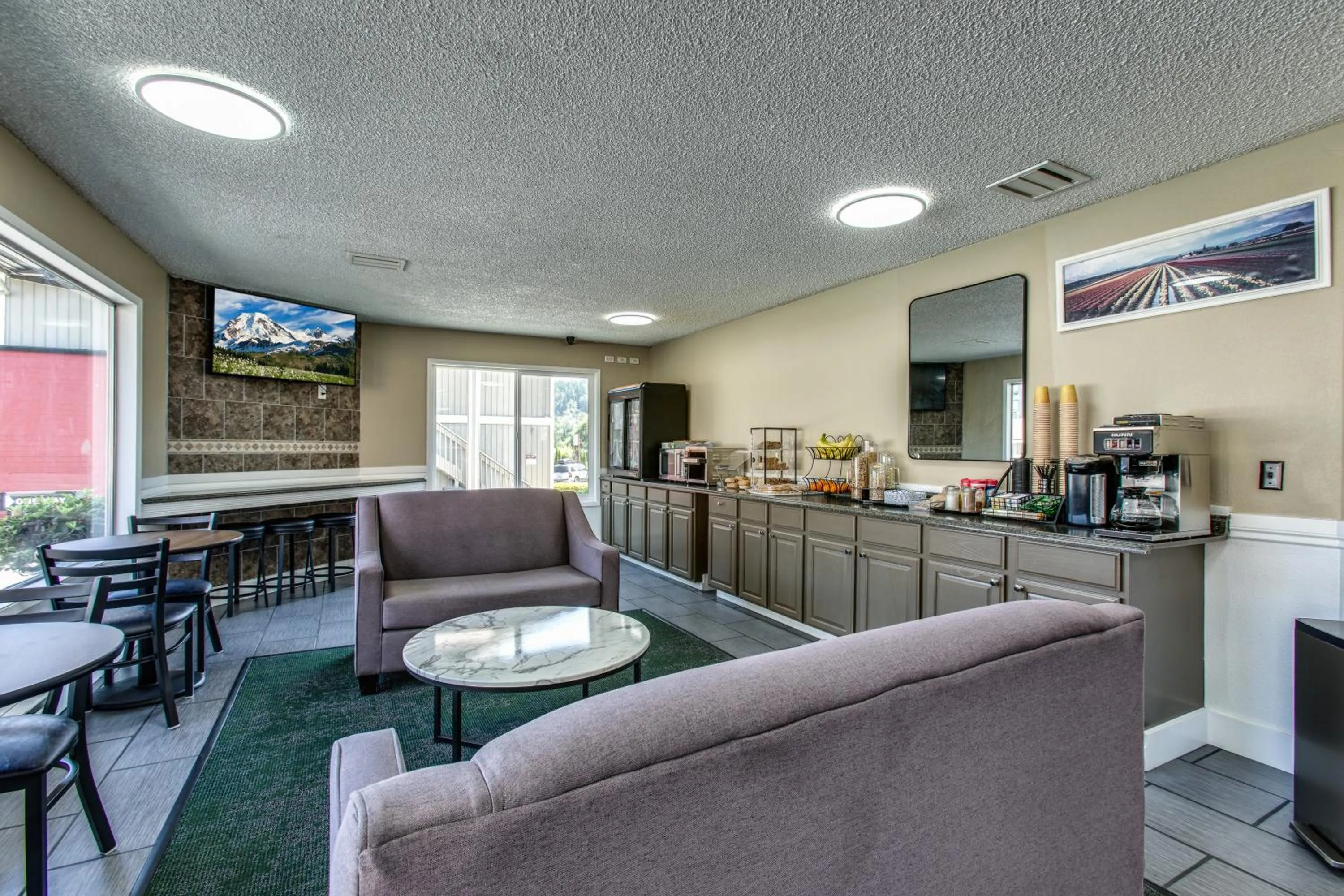 Breakfast in Coachman Inn